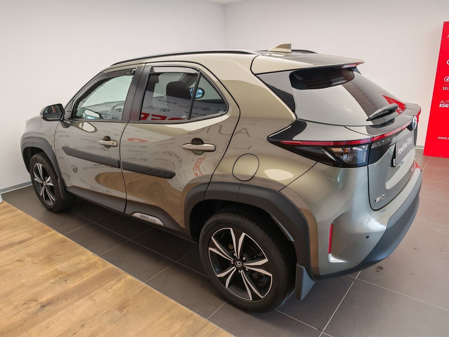 Toyota Yaris Cross, 1.5 Hybrid eCVT AWD Comfort - fotka 6