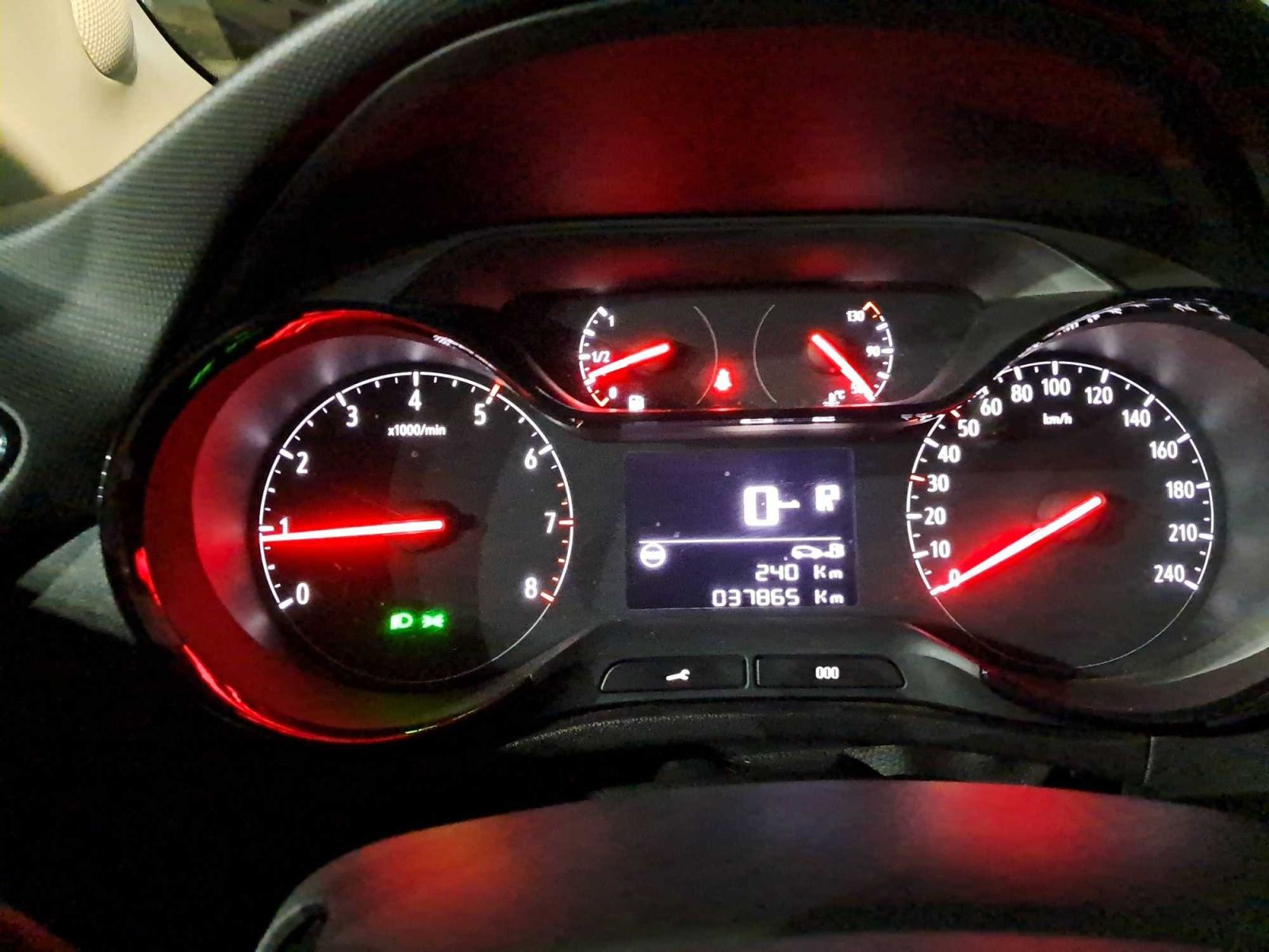 Opel Crossland, 1.2 Turbo, Automat - fotka 3