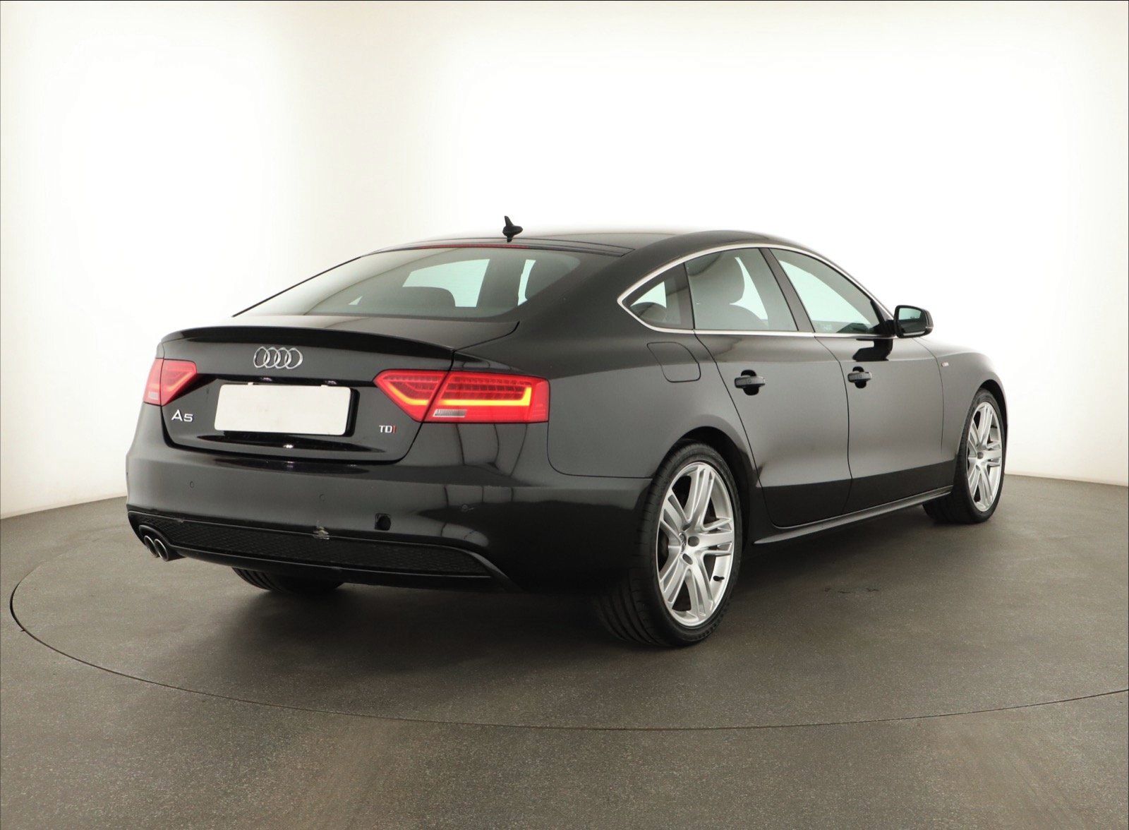 Audi A5, 2.0 TDI, S-Line, Kůže, Navi - fotka 5