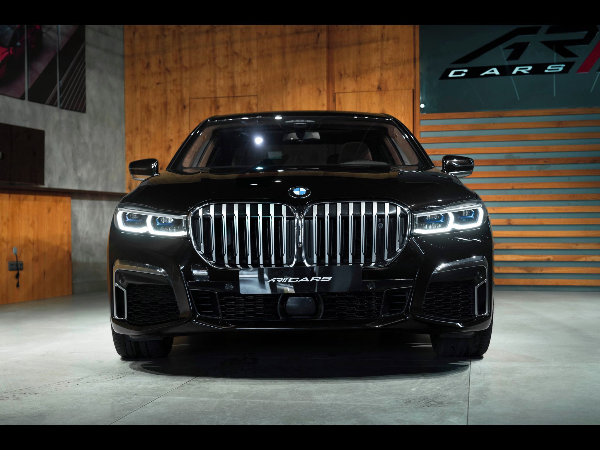 BMW Řada 7, Ld xDrive - fotka 2