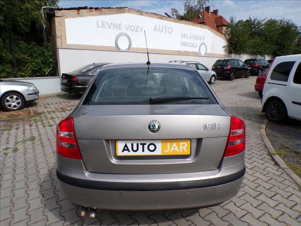 Škoda Octavia, 2,0 TDI-103KW  DSG,NAVI,XENONY - fotka 6