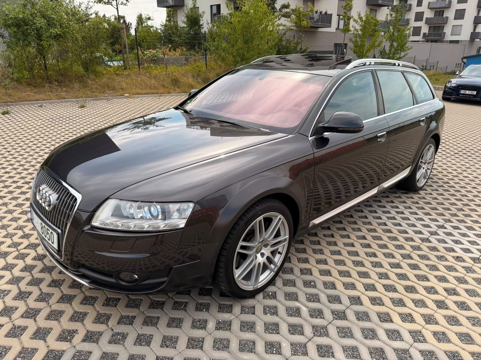 Audi A6 allroad, 4.2 V8, webasto, TOP STAV!