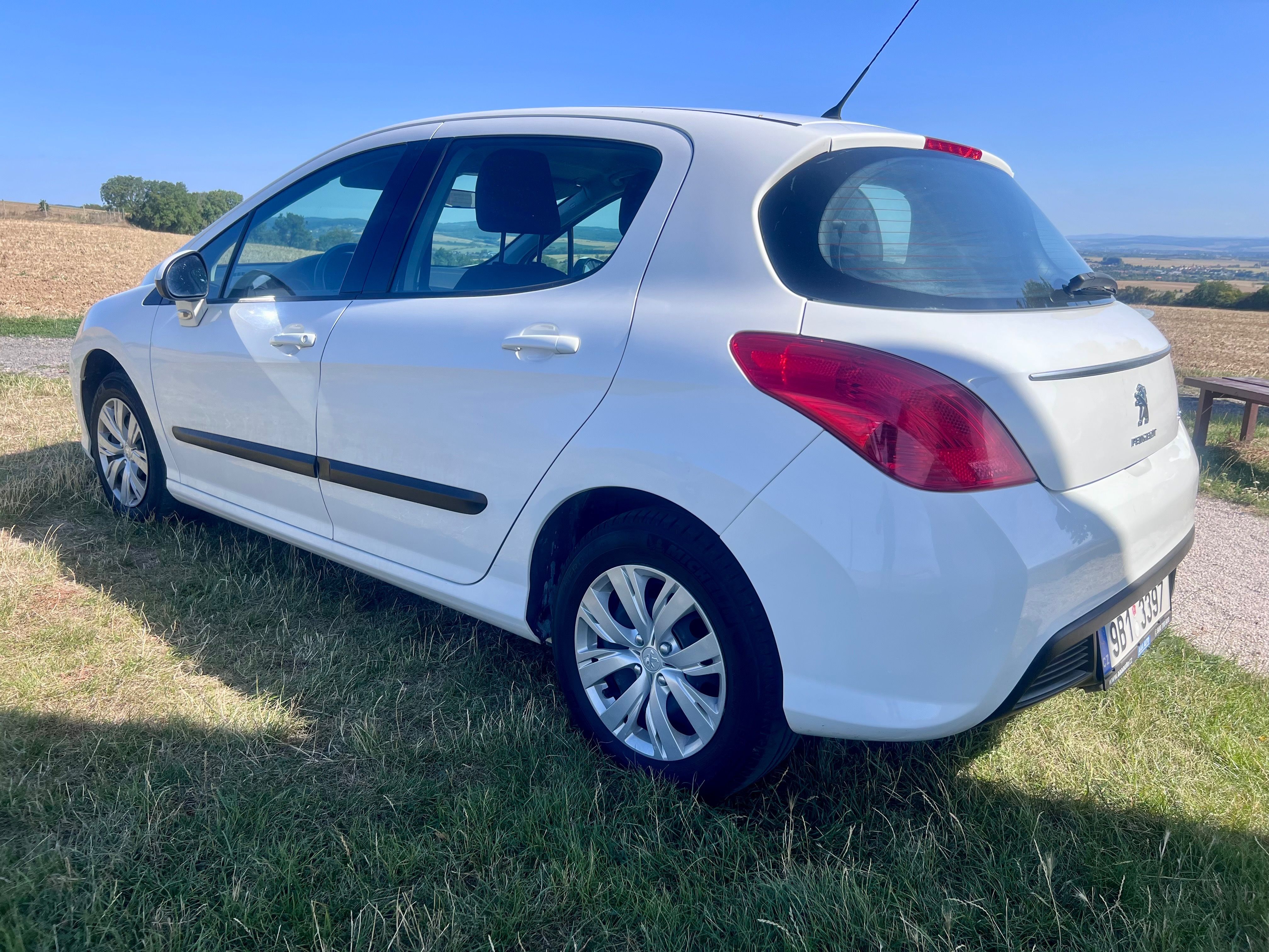 Peugeot 308, Peugeot 308 1.4 VTi -135 000Km - fotka 4