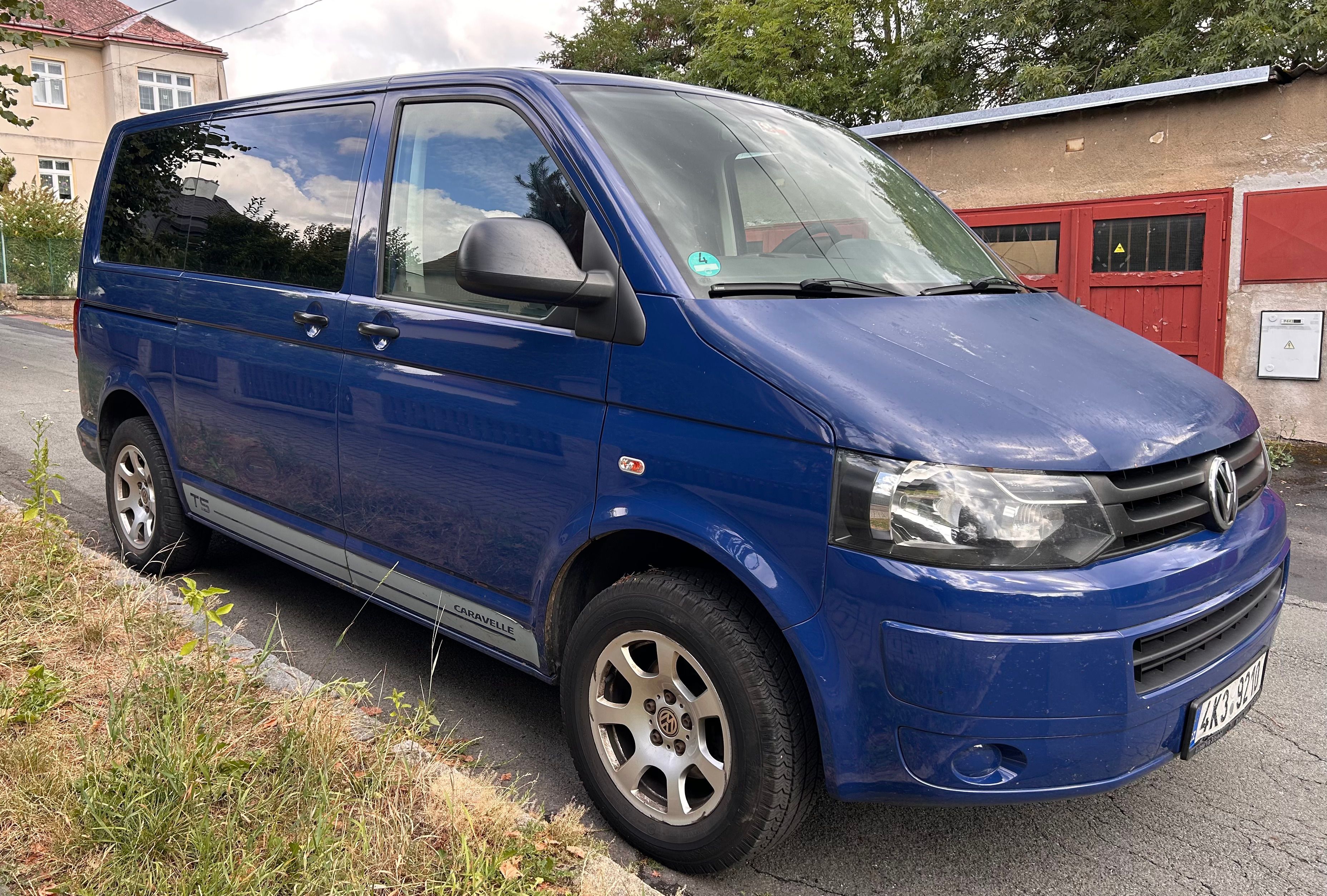 Volkswagen Transporter, T5 2.0 TDi 103kw Caravelle - fotka 3