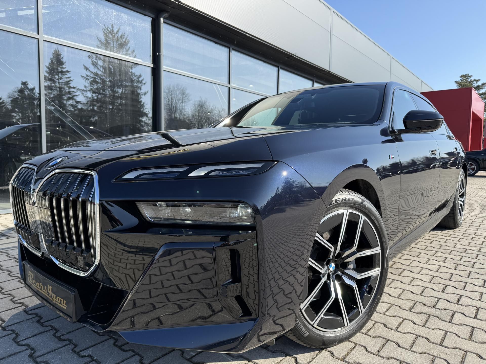 BMW Řada 7, 40XD 220kW M-PAKET INDIVIDUAL!