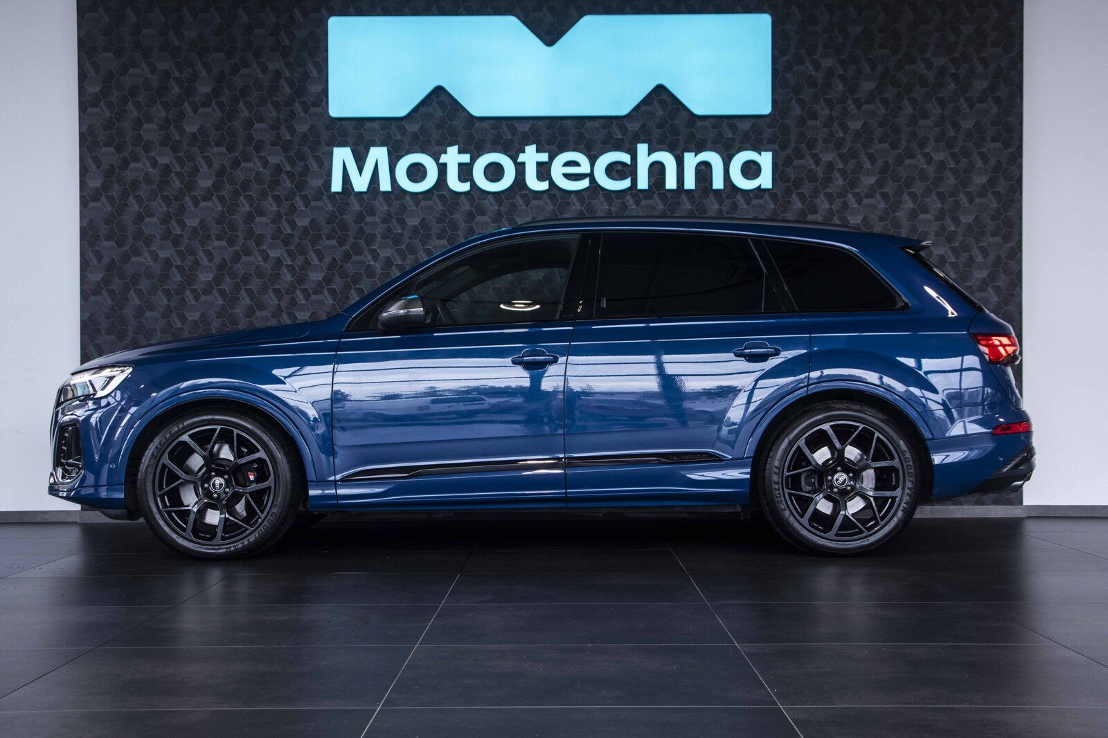 Audi SQ7, 4.0 TFSI, S-line - fotka 2