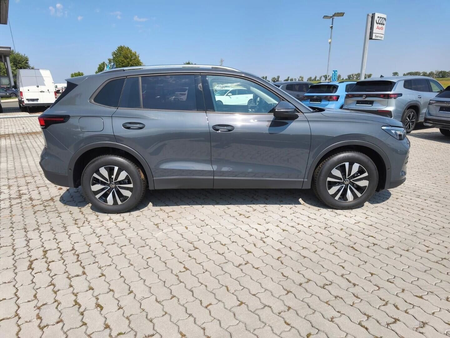Volkswagen Tiguan, Love 1,5 eTSI mHEV 1,5 eTSI 11 - fotka 4