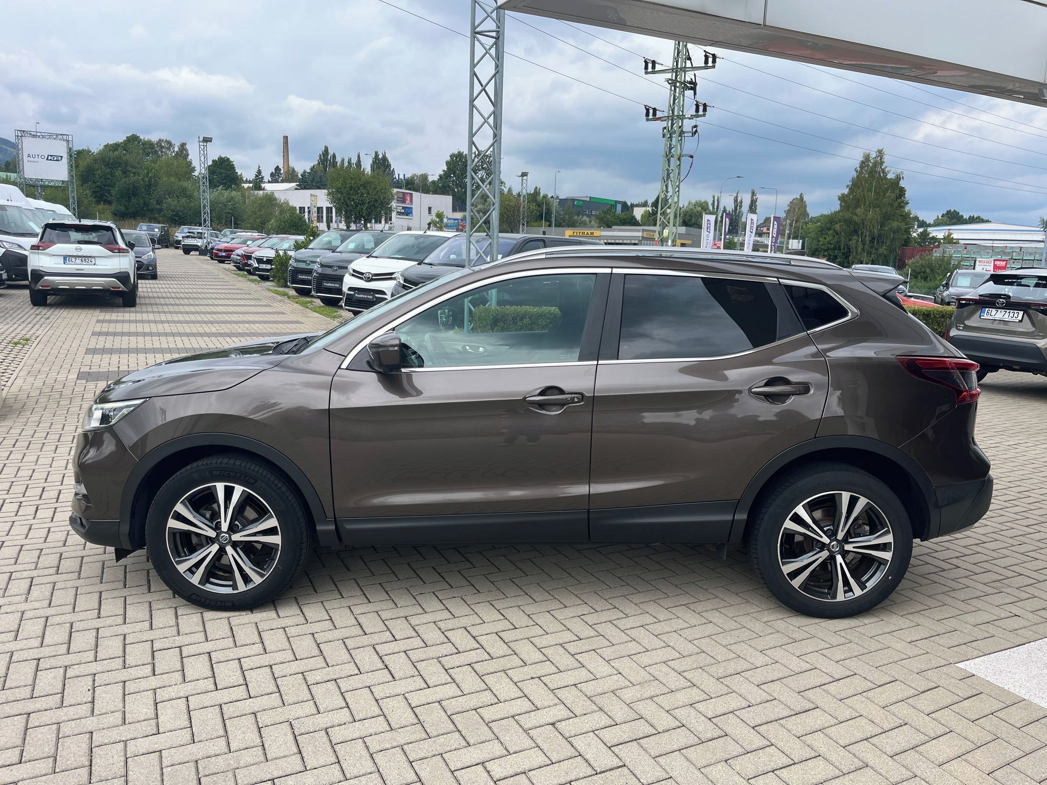 Nissan Qashqai, 1,2 DIG-T N-Connecta + Cold P. - fotka 3