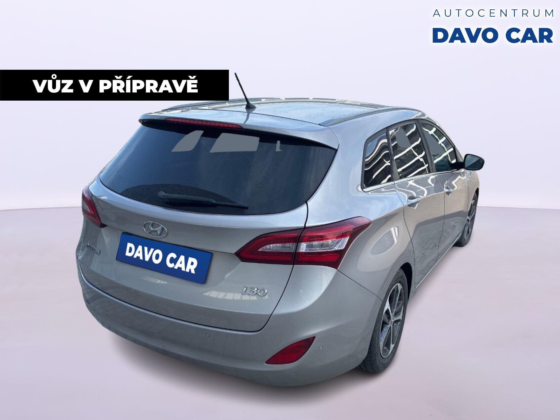Hyundai i30, 1.6 GDI 99kW Trikolor CZ - fotka 3