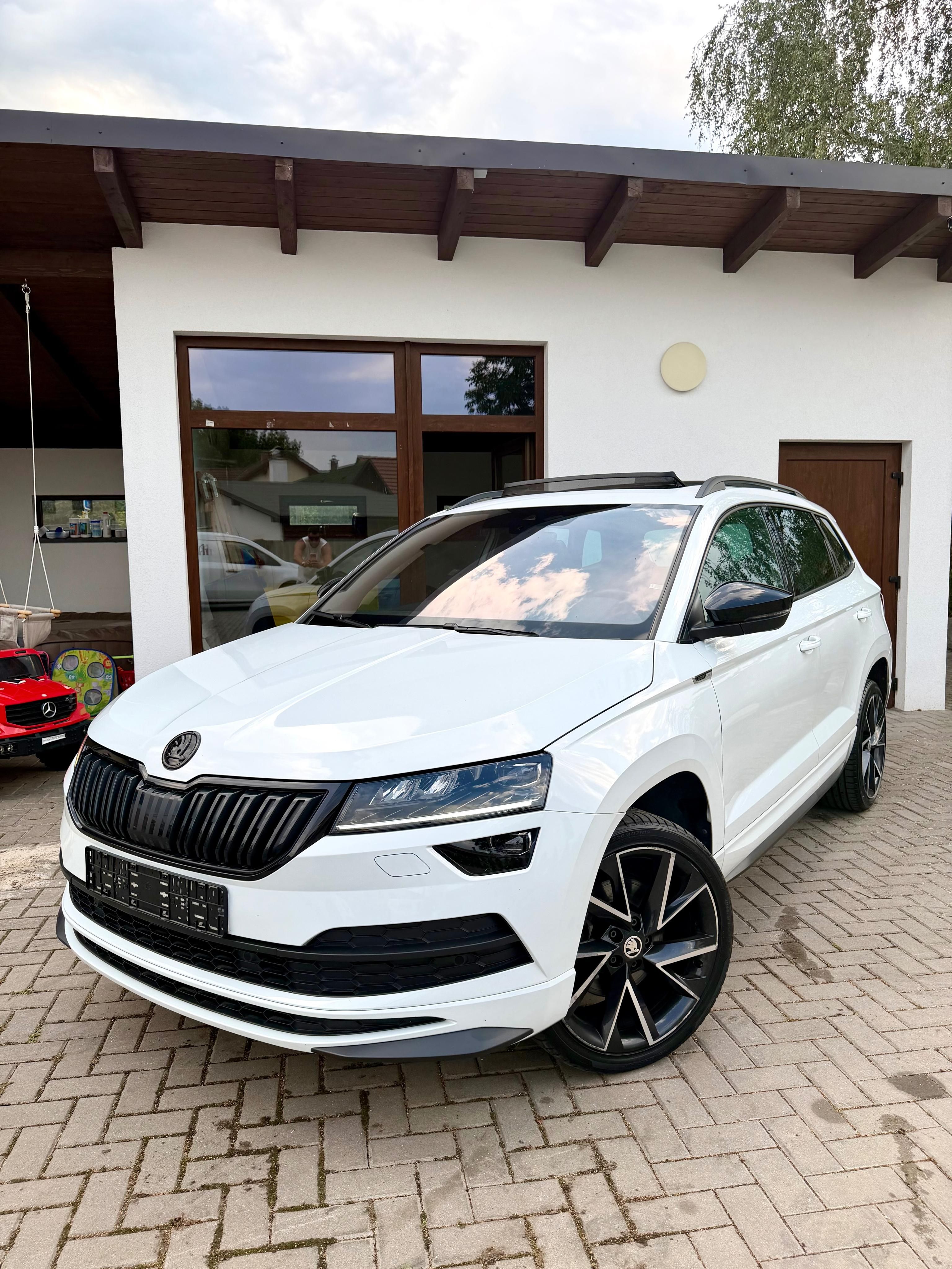 Škoda Karoq, Sport Line KŮŽE PANORAMA 2021 - fotka 3