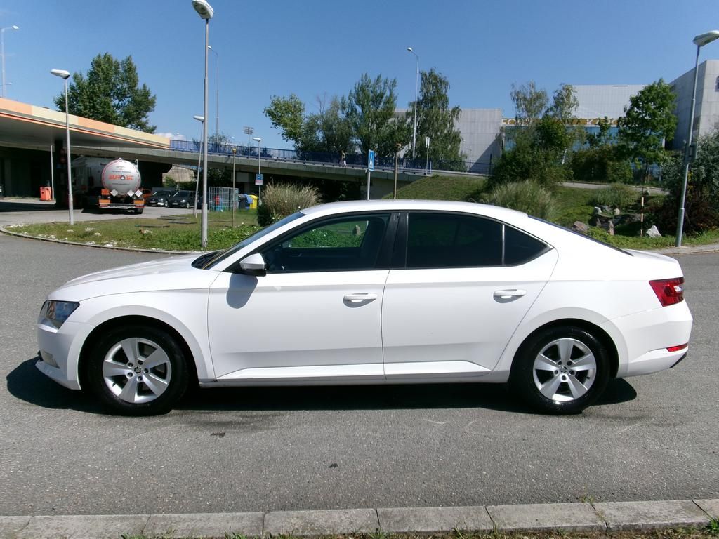 Škoda Superb, 1.6 TDi 88kW - fotka 2