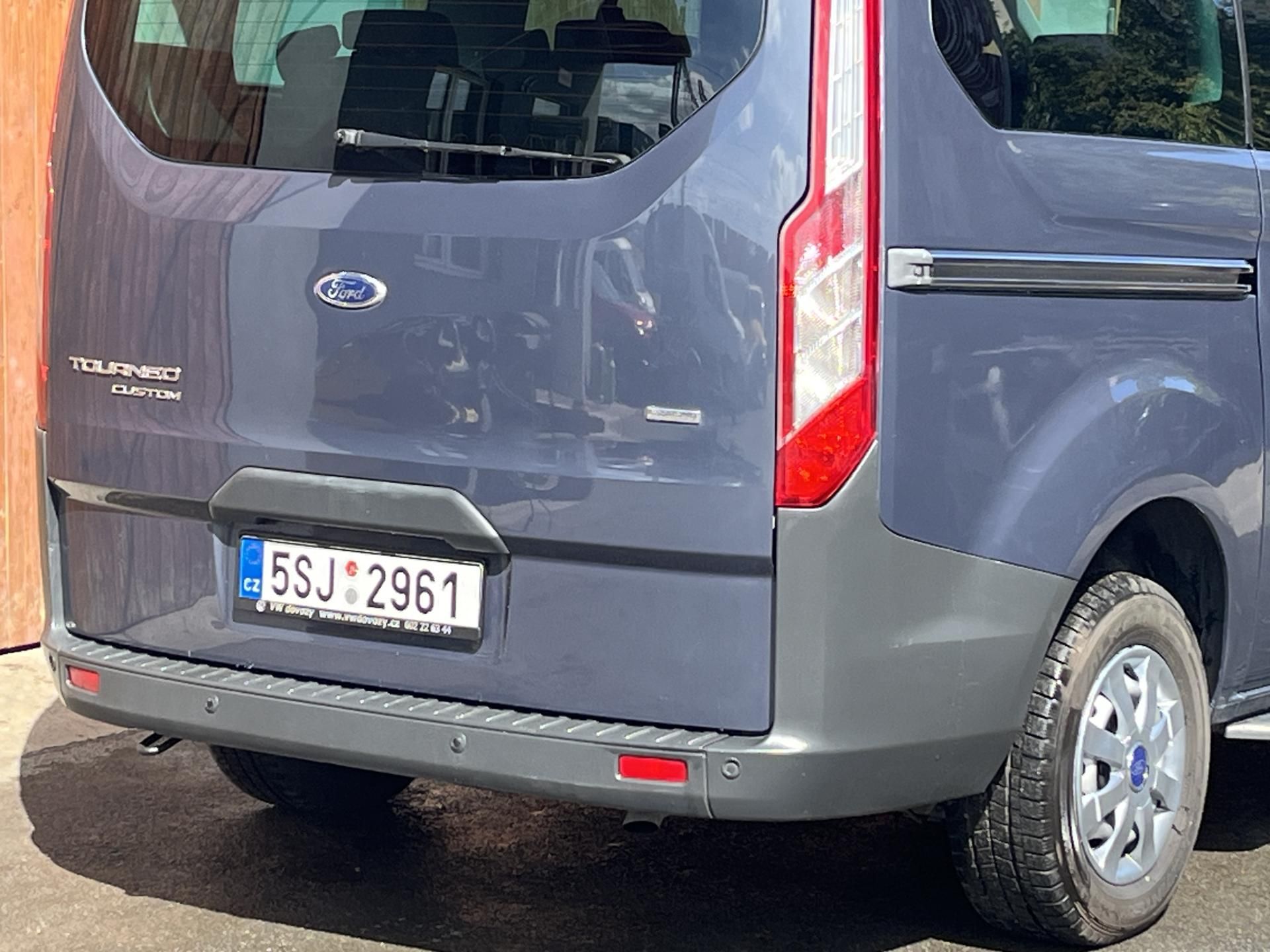 Ford Tourneo Custom, 2,2TDi 9míst PO VELKÉM SERVIS - fotka 6