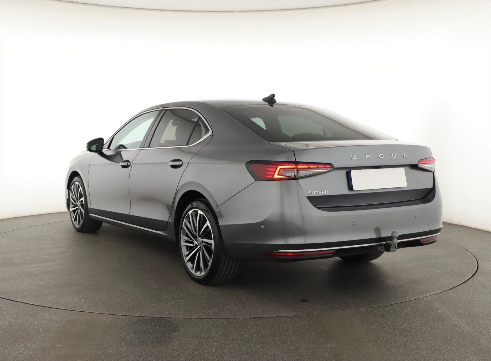 Škoda Superb, 2.0 TDI, LAURIN & KLEMENT - fotka 4