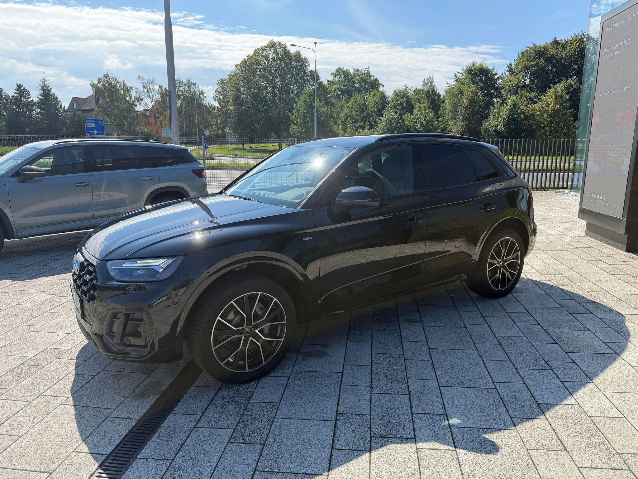 Audi Q5, S-line  2.0TDI 150kW Quattro S - fotka 4