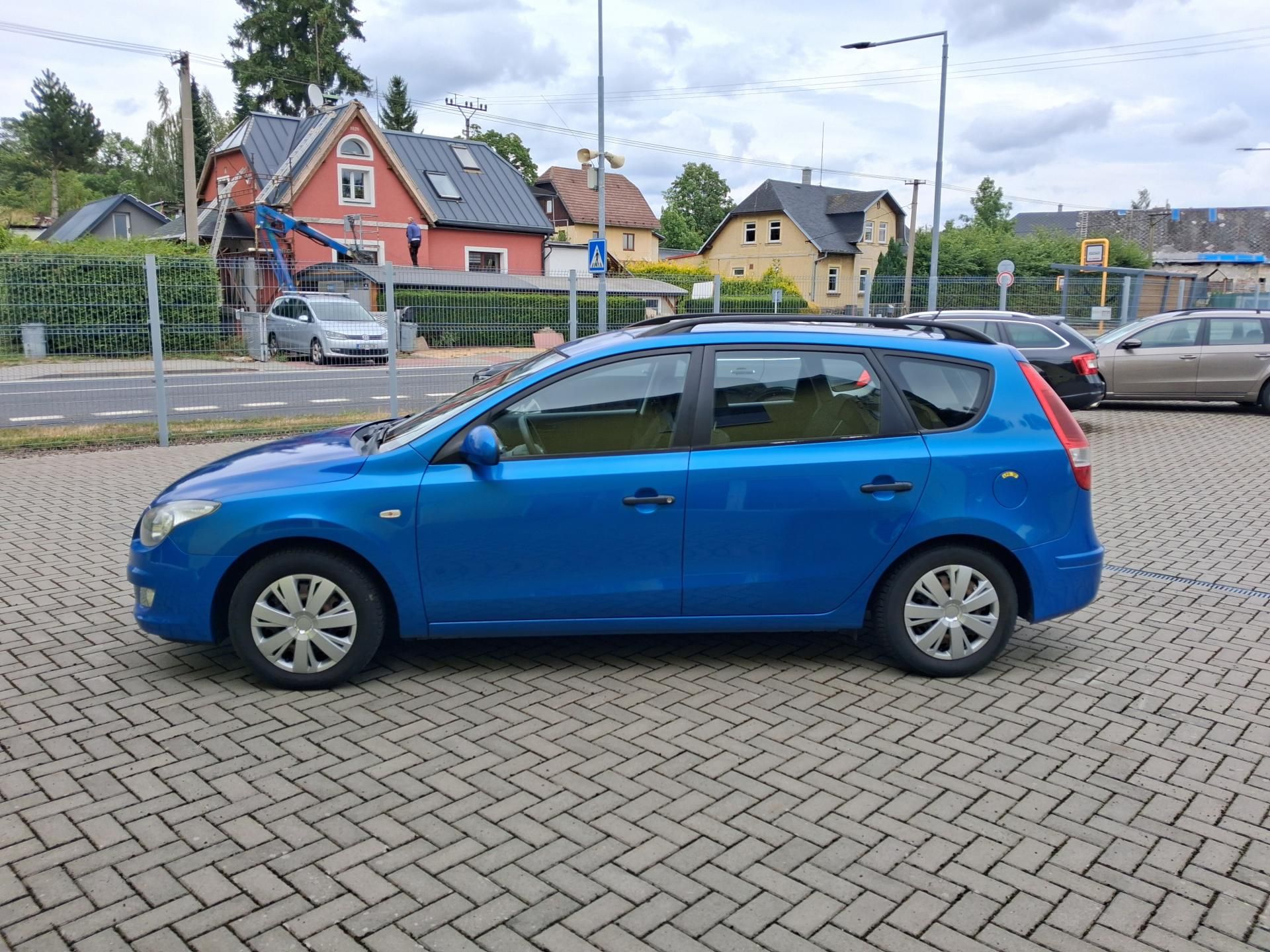Hyundai i30, 1,4i  LPG  KLIMA  2x KOLA - fotka 4