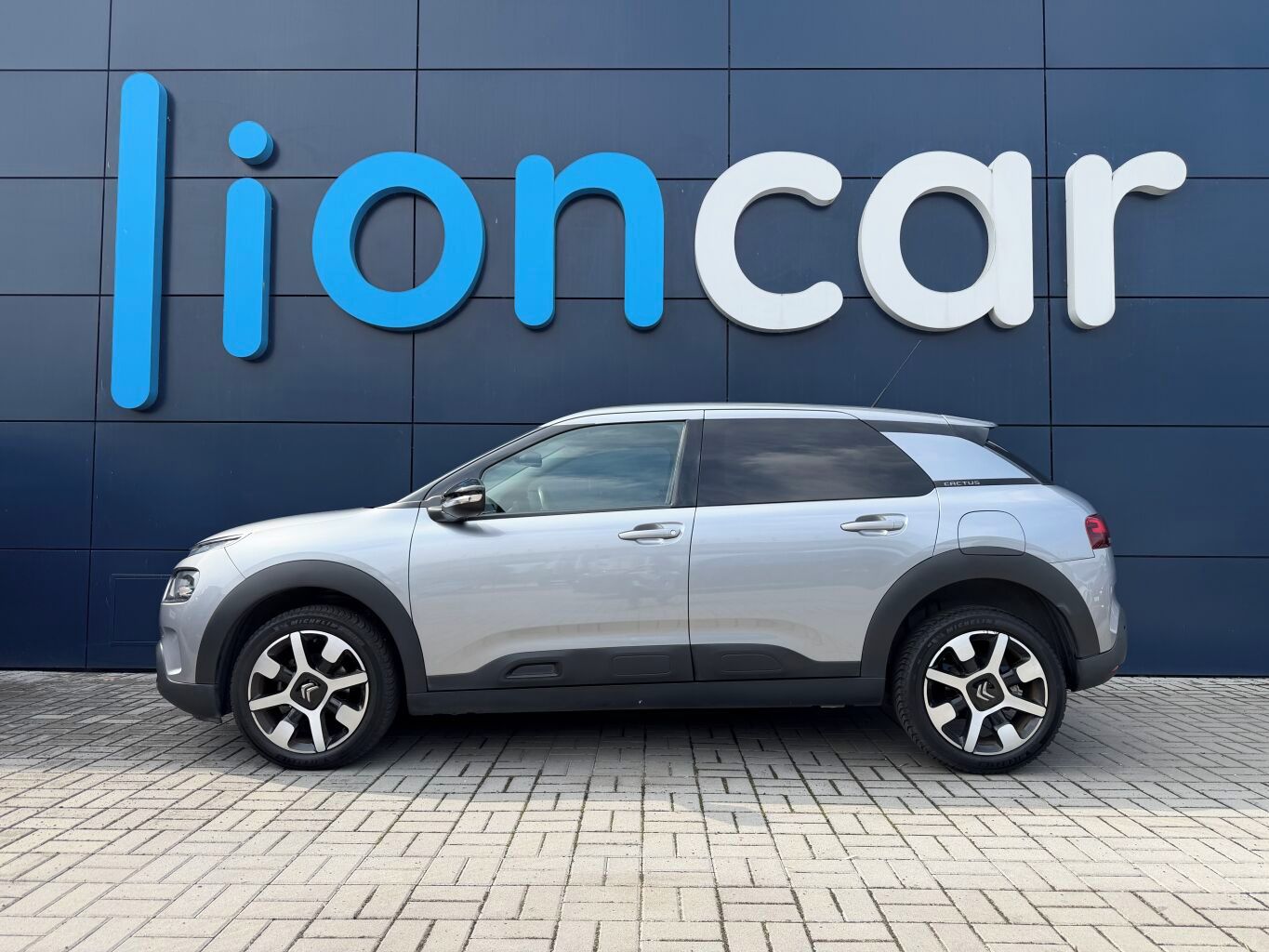 Citroën C4 Cactus, SHINE TURBO 110 koní, Automat - fotka 4