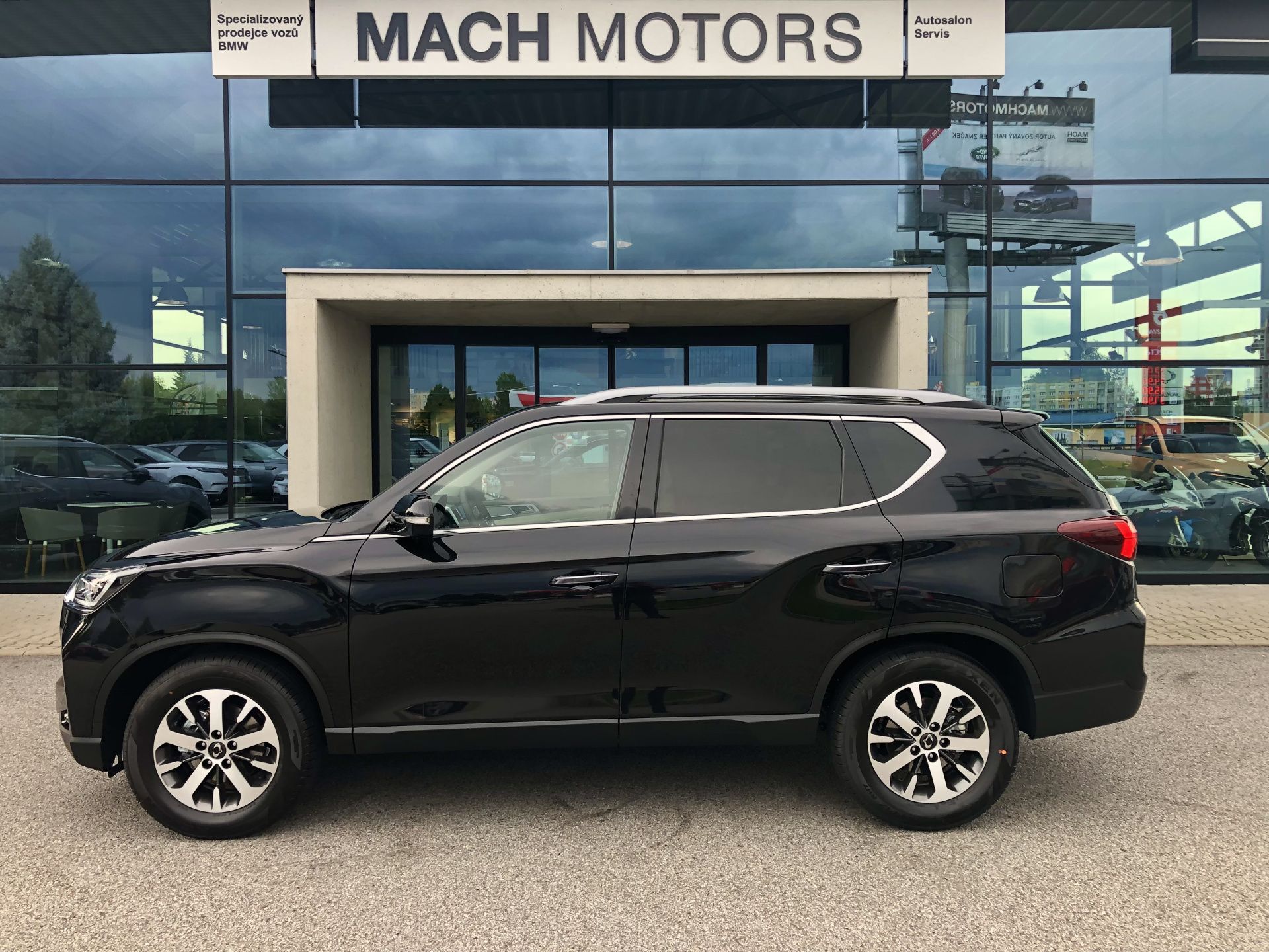 KGM Rexton, Club AWD A8 7místné - fotka 5