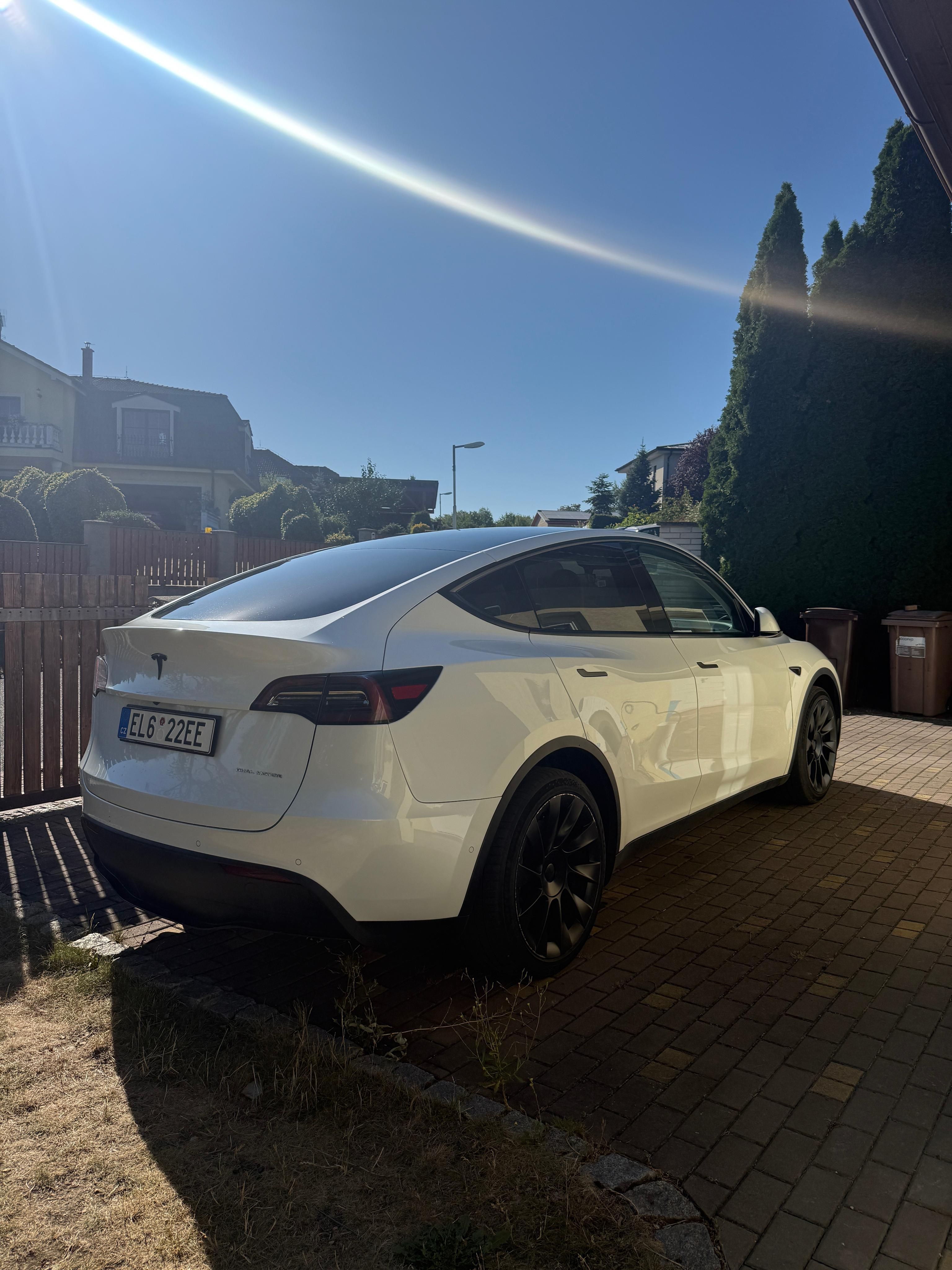 Tesla Model Y, Long Range, AWD, DPH, EAP - fotka 4