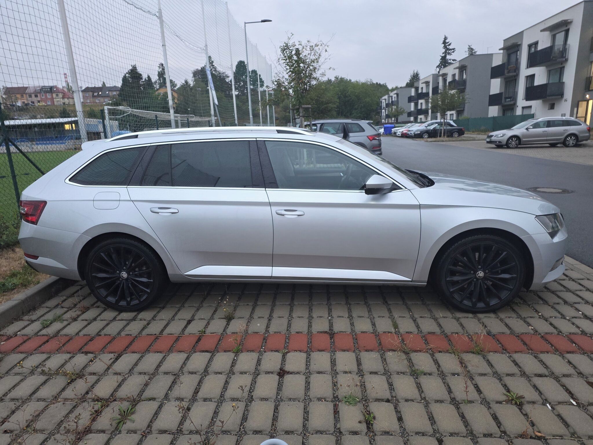 Škoda Superb, Škoda Superb Combi 1.8 TSI DSG - fotka 2