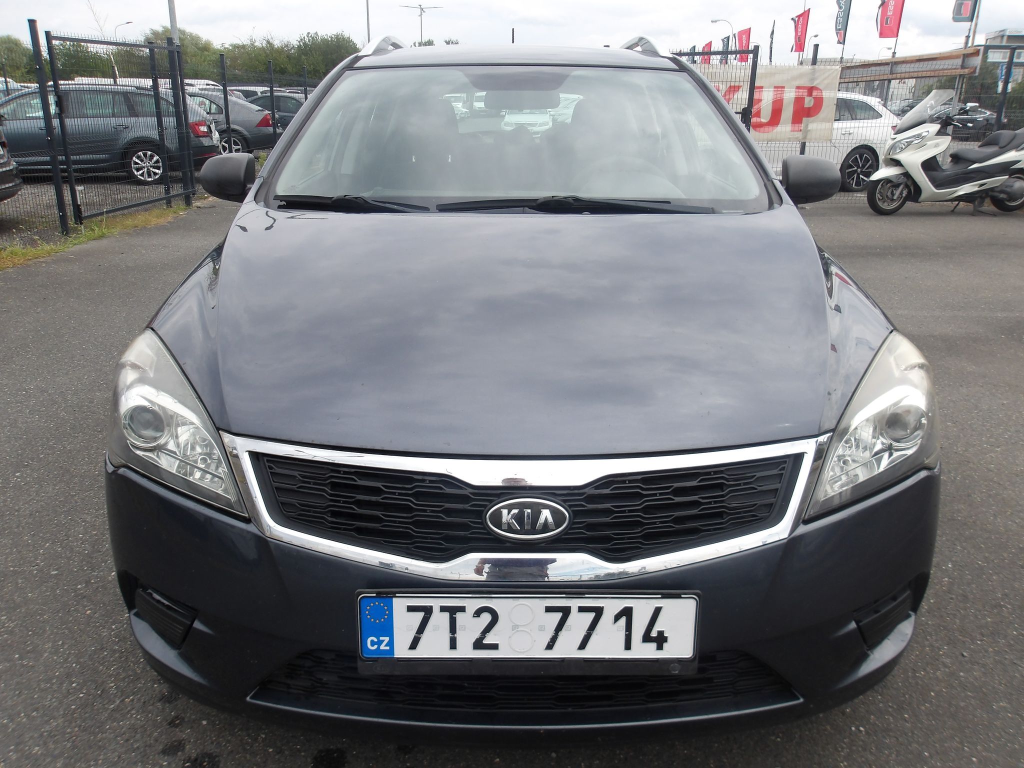 Kia Cee´d, 1,4i ČR ! NAJ.94000 km !!! Ser - fotka 5