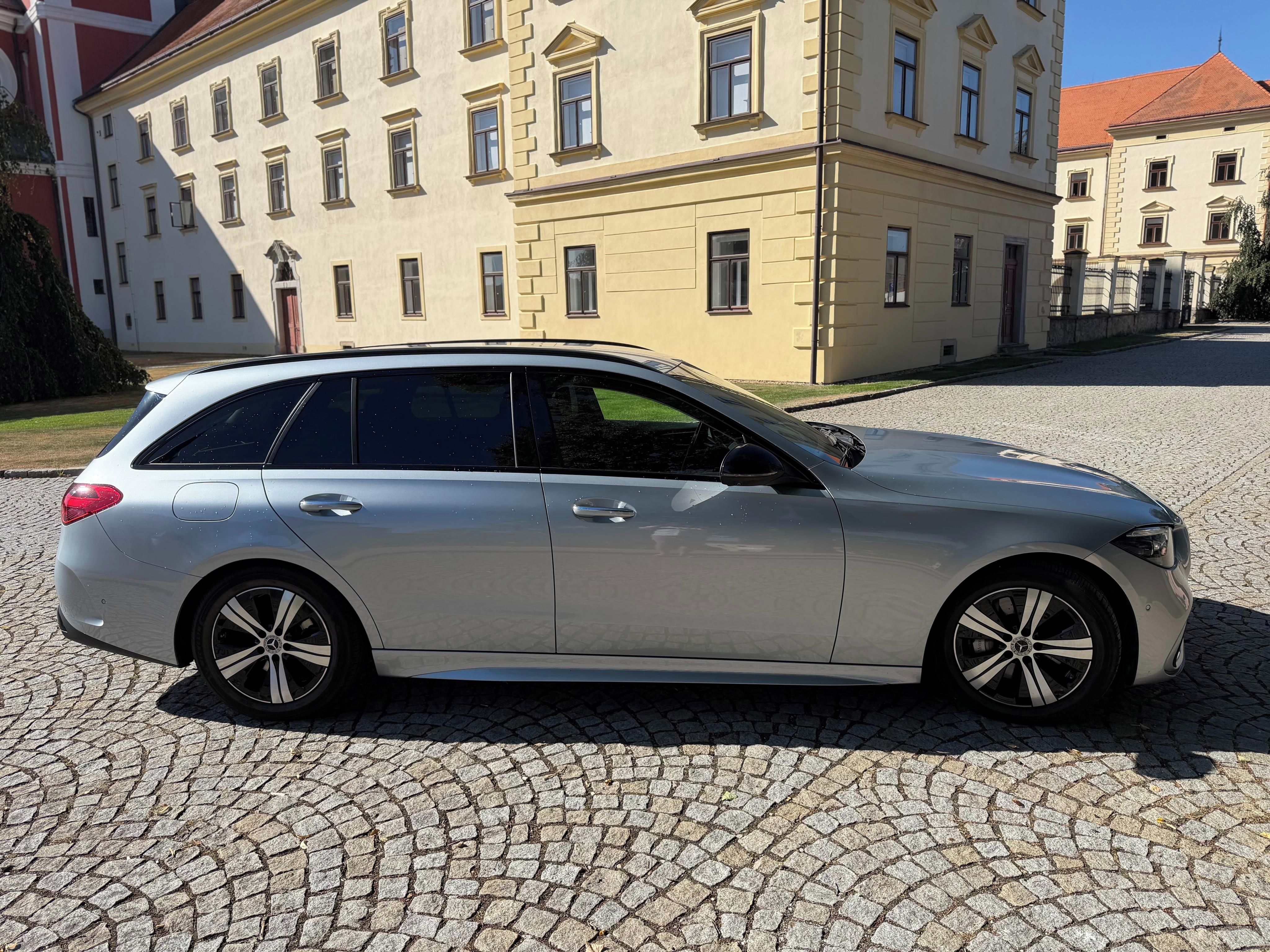Mercedes-Benz Třídy C, AMG LINE - fotka 3
