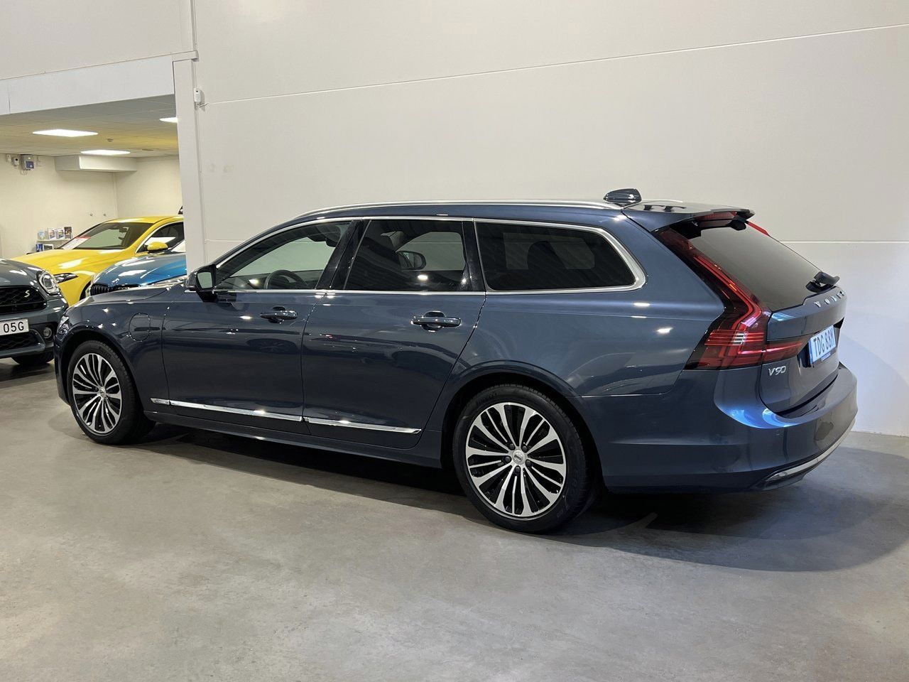 Volvo V90, Recharge T6 Core Kamera BLIS - fotka 4