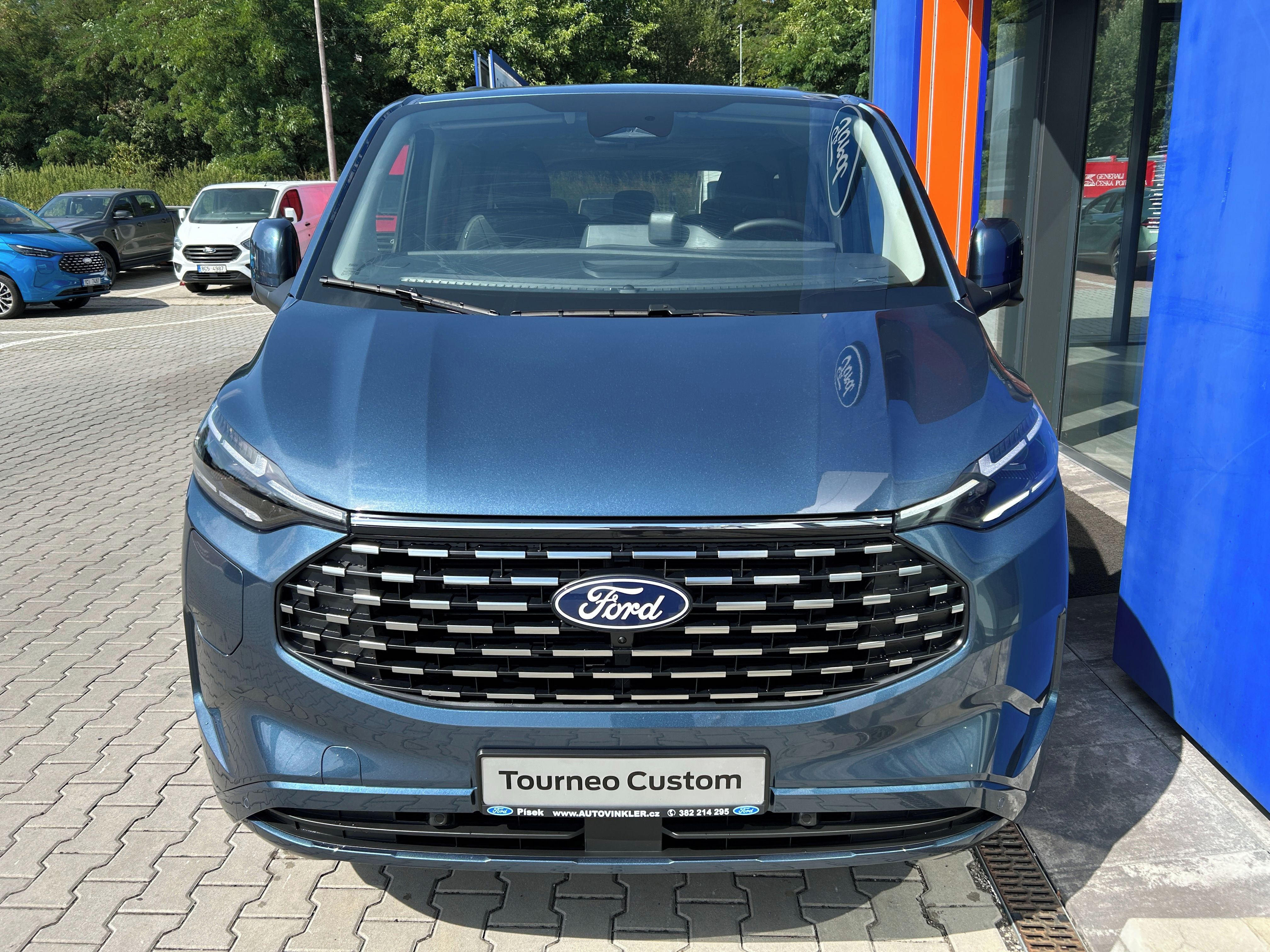 Ford Tourneo Custom, Titanium X L1 2.5 PHEV 171kW - fotka 2