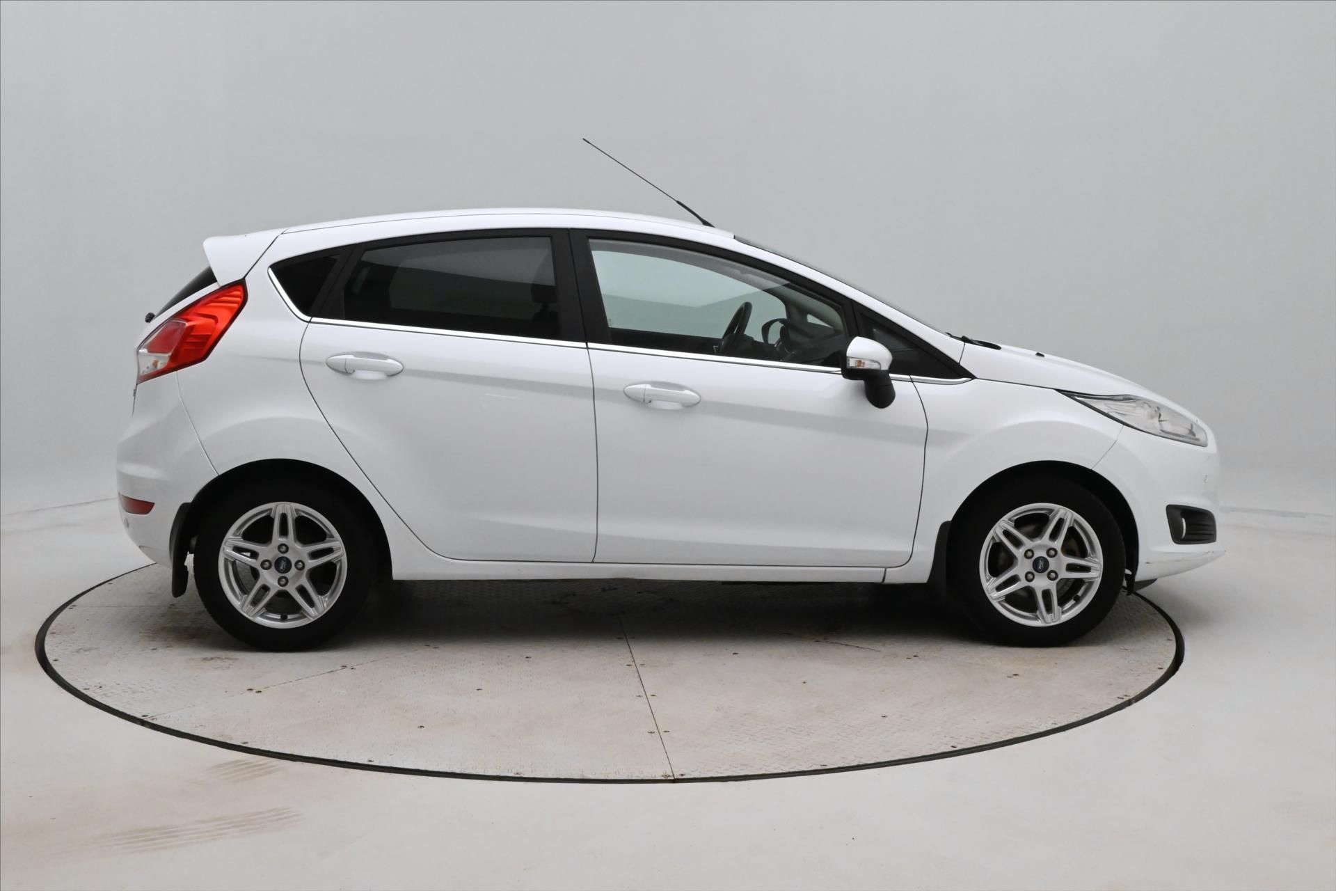Ford Fiesta, 1,0 EcoBoost 74 kW Titanium - fotka 3