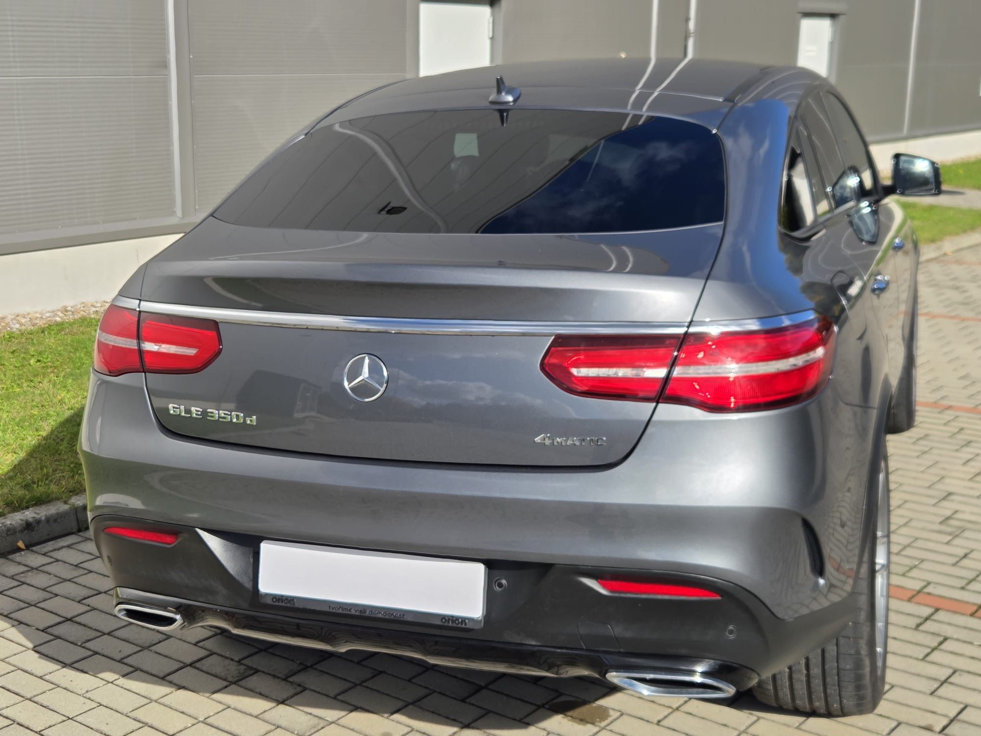 Mercedes-Benz GLE, 350 d AMG 4MATIC - fotka 4