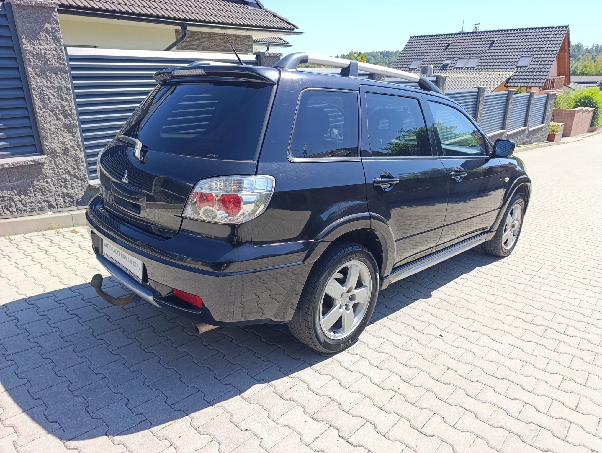 Mitsubishi Outlander, 4x4,tažné,2.4i,aut.klima,CEBIA - fotka 3