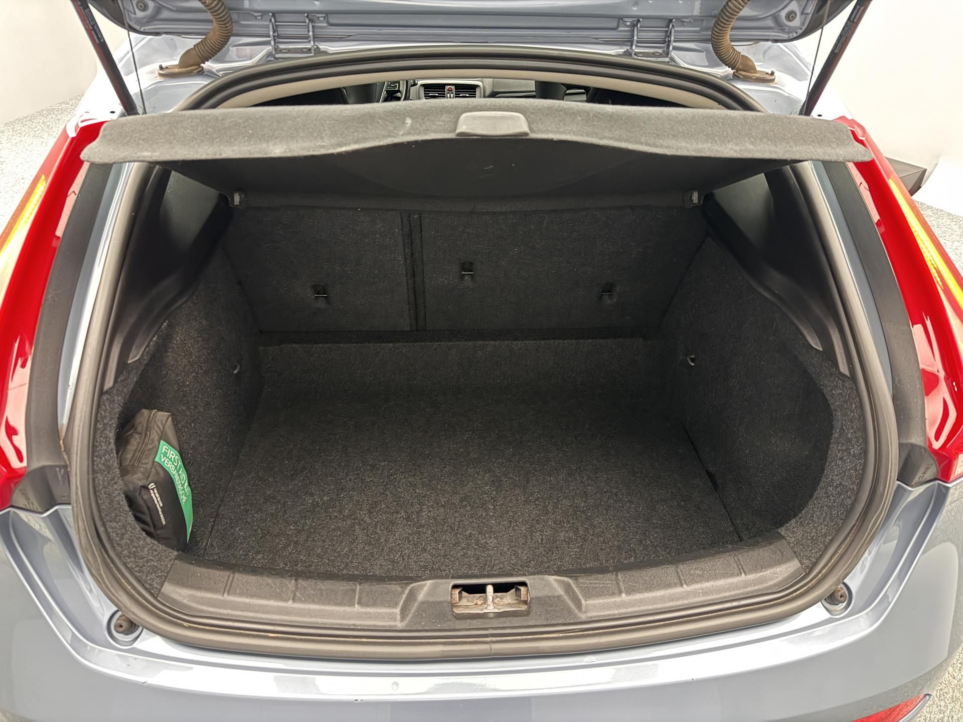 Volvo V40, T2 MOMENTUM AUT - fotka 5