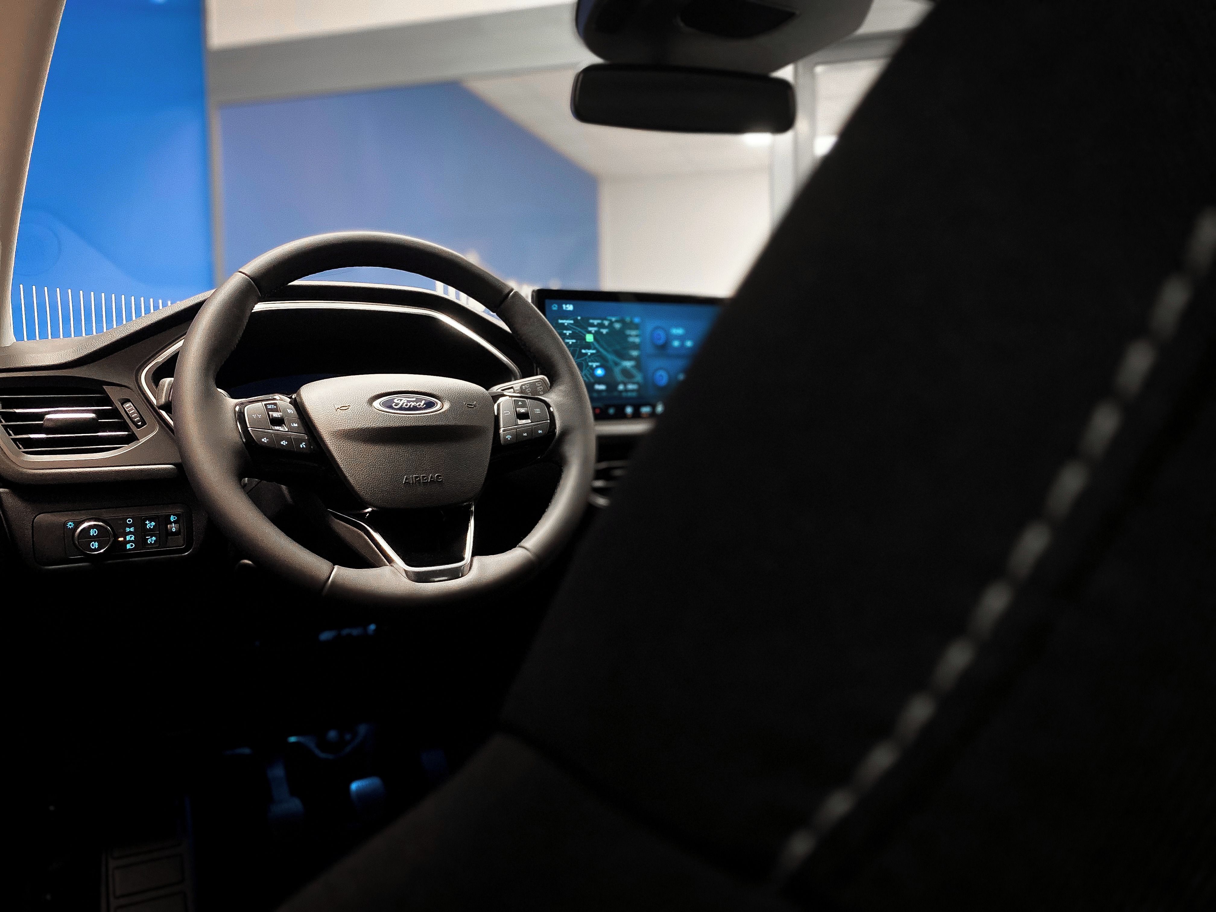 Ford Kuga, 2,5 Duratec HEV Titanium AWD - fotka 6