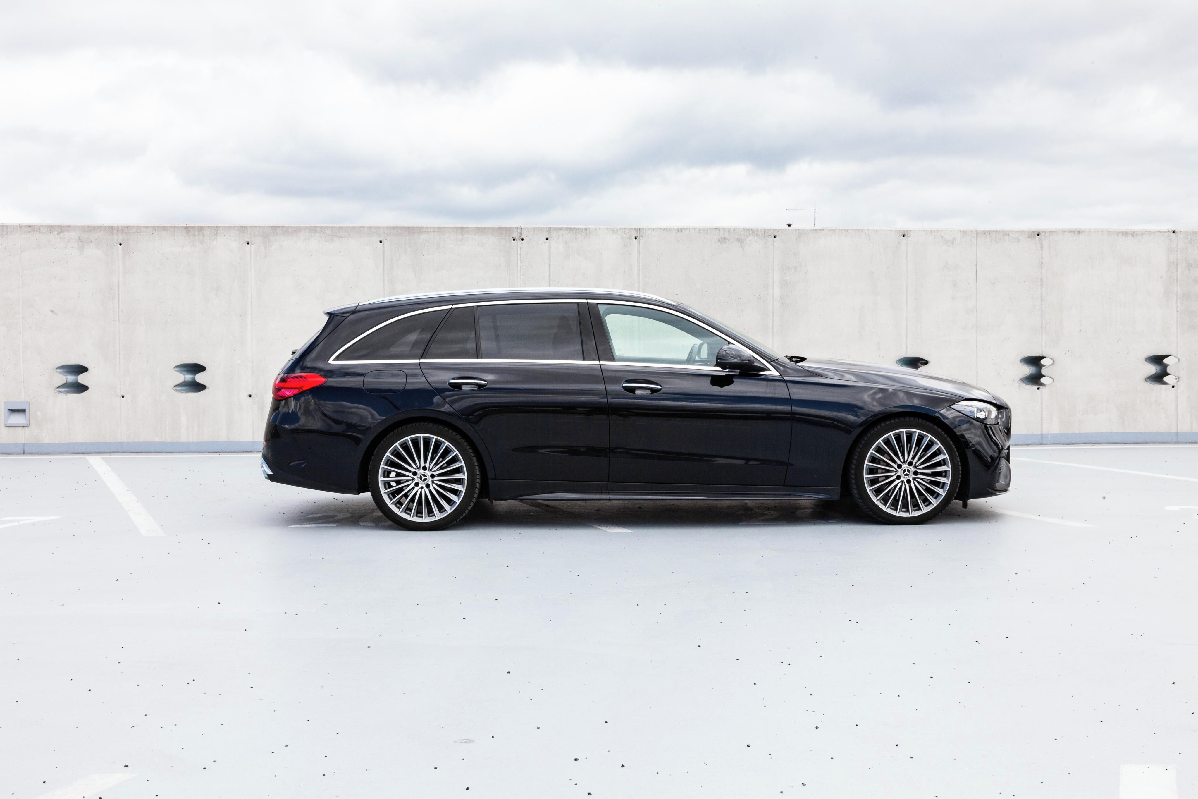 Mercedes-Benz Třídy C, 220D 4M AMG Premium Tažné - fotka 3