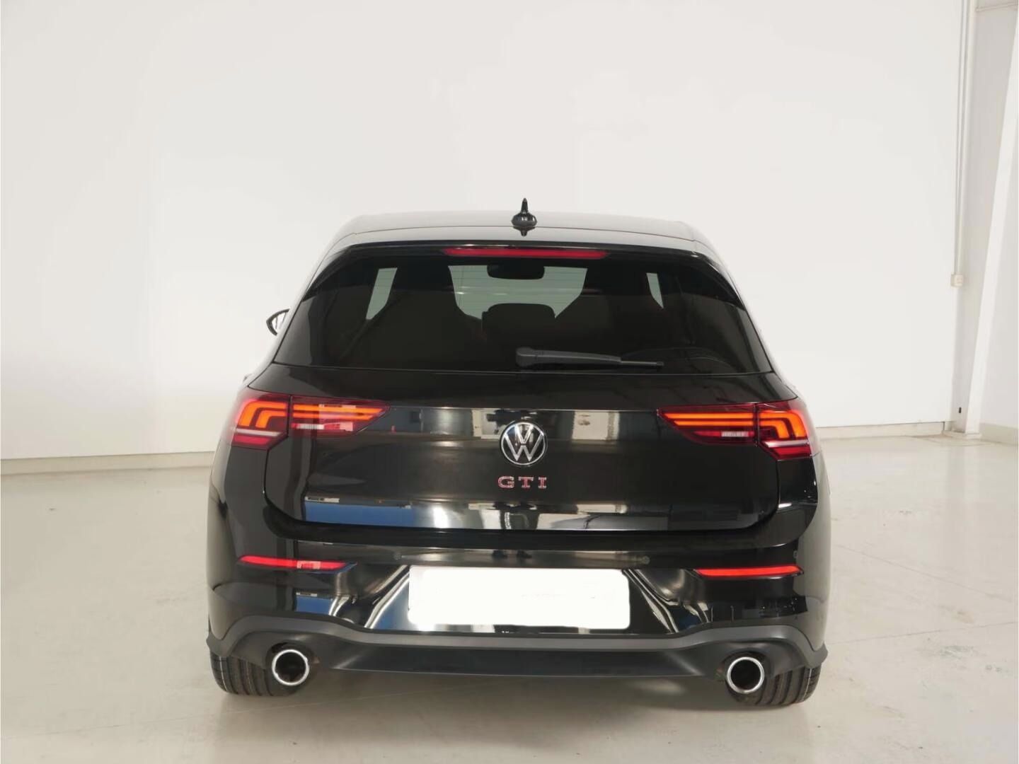 Volkswagen Golf, GTI 2.0 TSI DSG BLACK STYLE - fotka 4