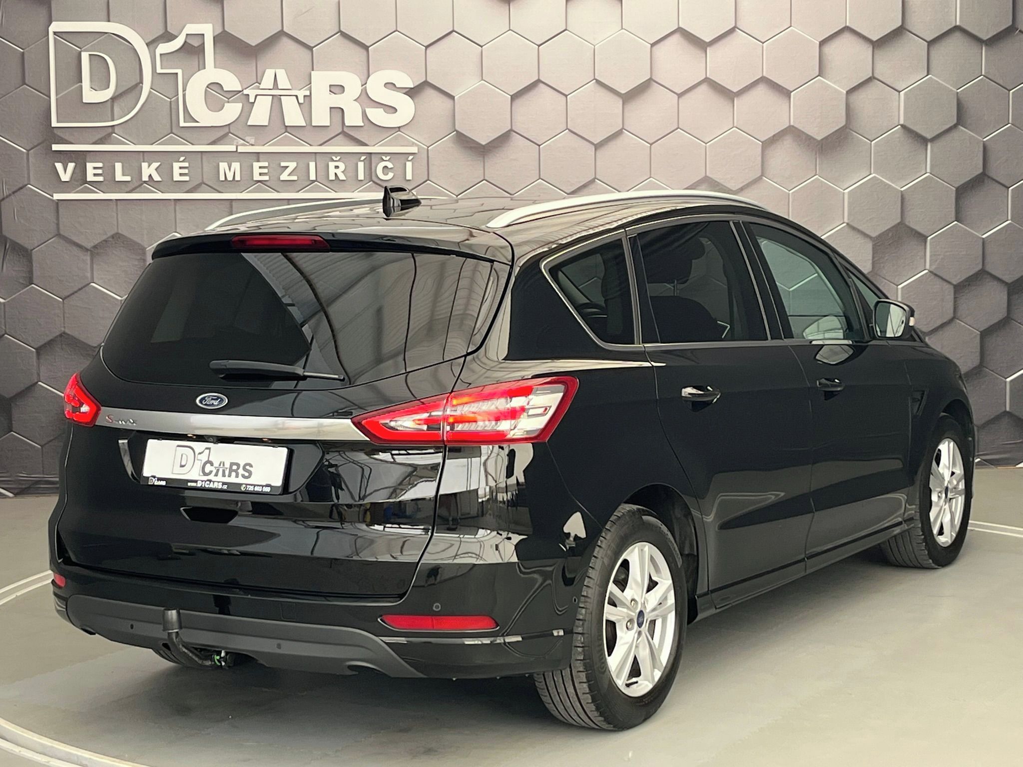 Ford S-MAX, 110 kw, manuál, REZERVOVÁNO - fotka 5
