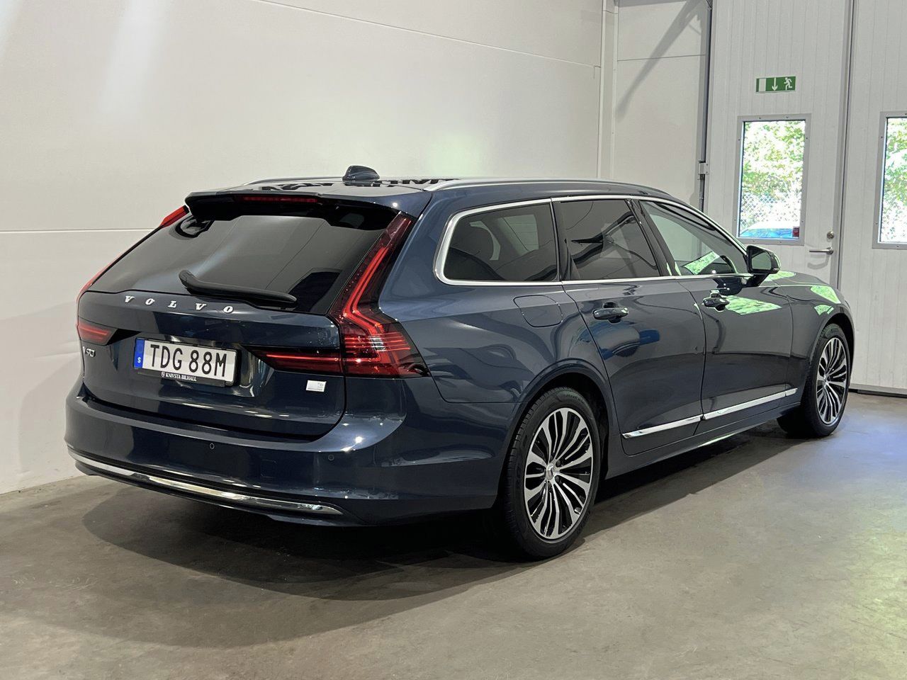 Volvo V90, Recharge T6 Core Kamera BLIS - fotka 5