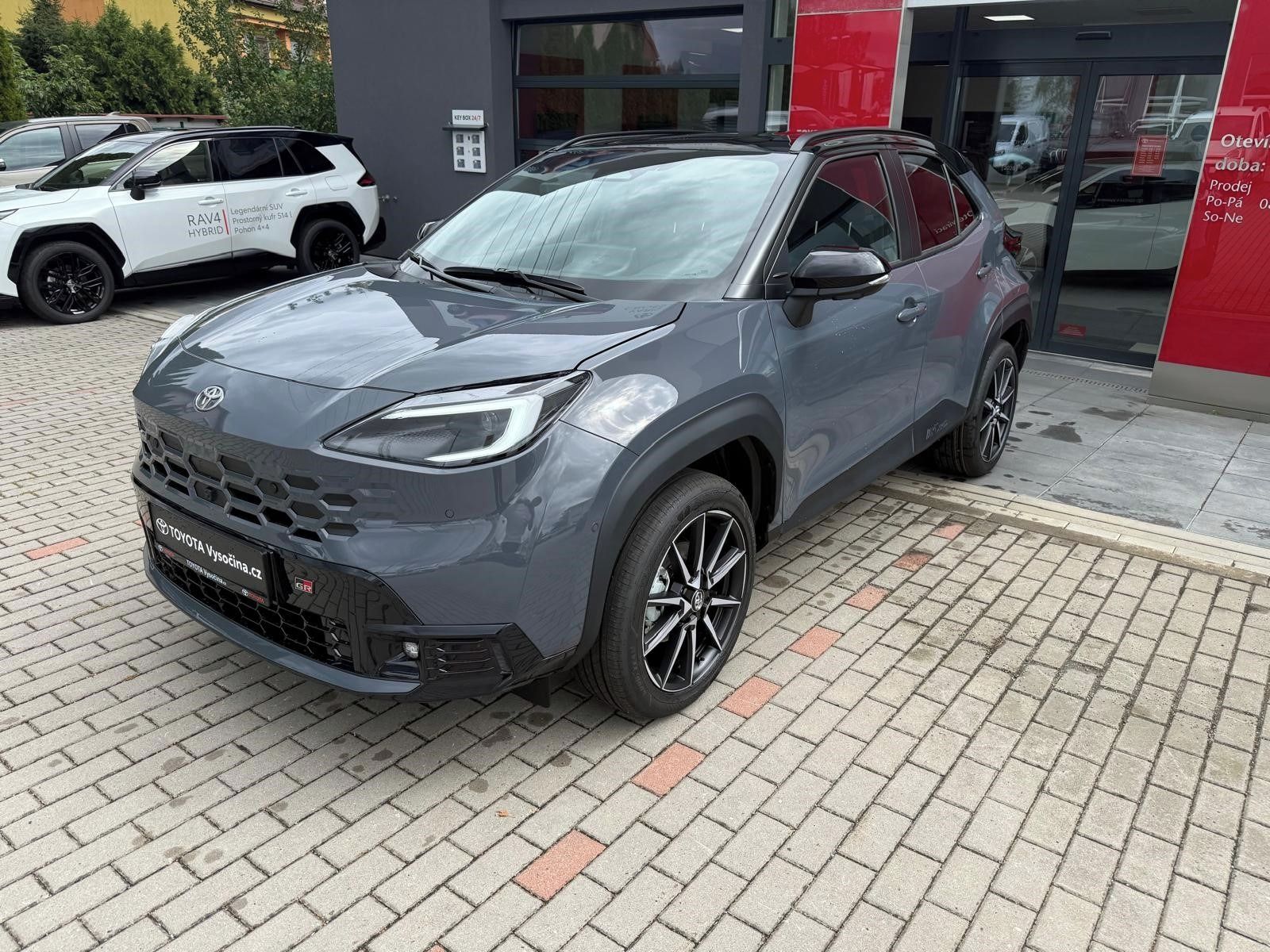 Toyota Yaris Cross, 1.5HEV 130PS GR Sport Tech - fotka 3