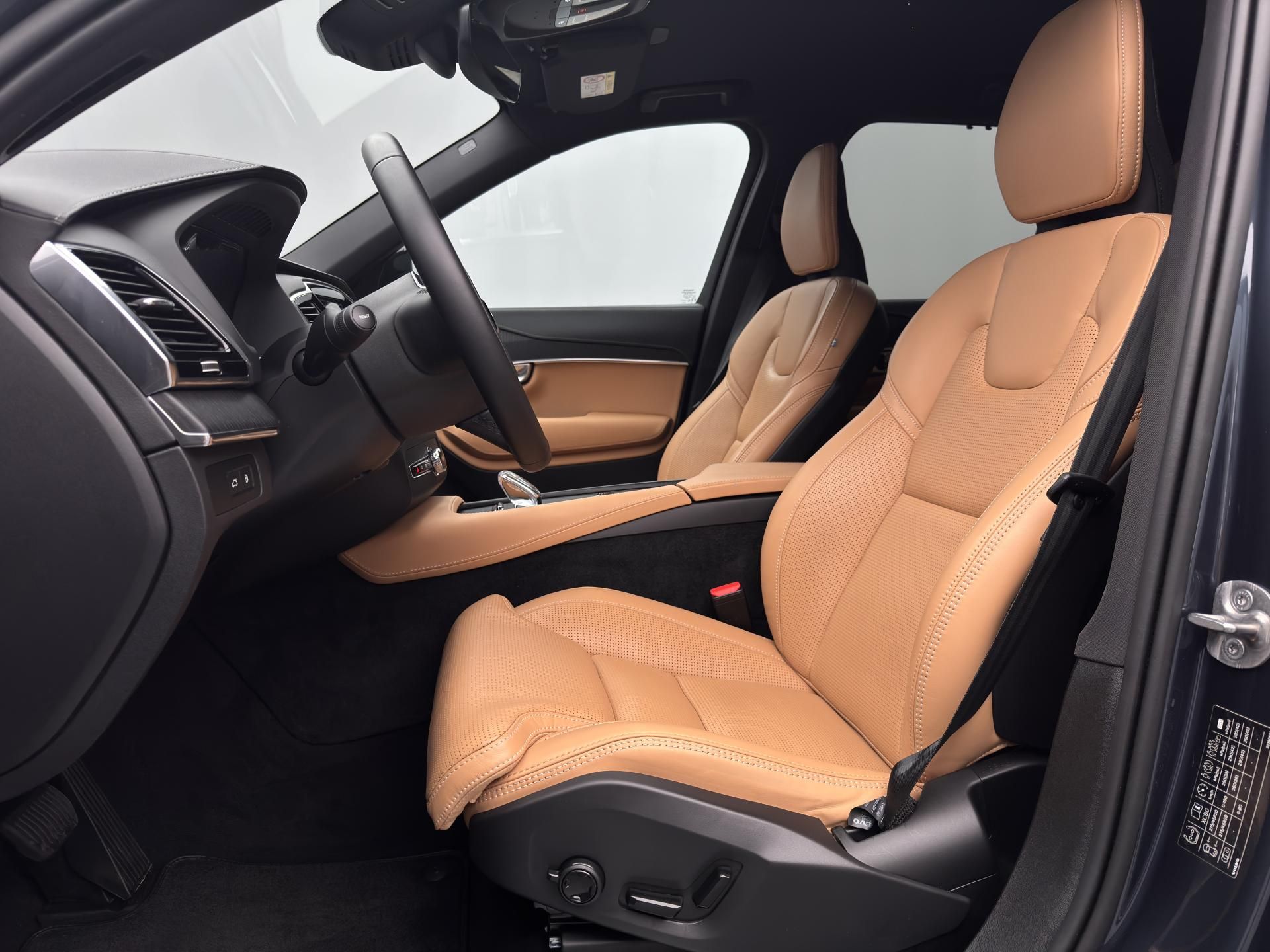 Volvo XC90, T8 AWD RECHARGE DARK PLUS CZ - fotka 3