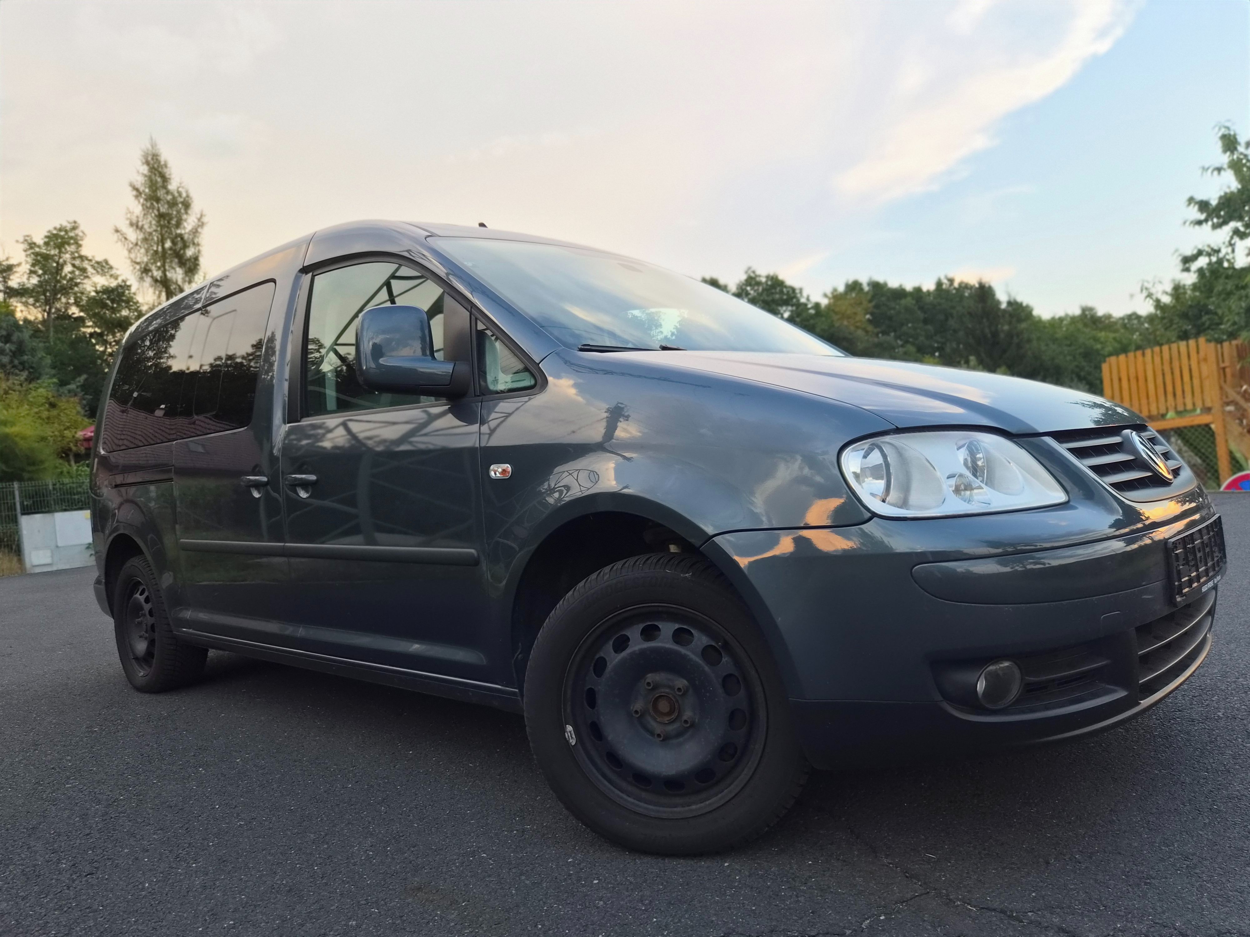 Volkswagen Caddy, Maxi  7 mist  103 kw WEBASTO - fotka 2