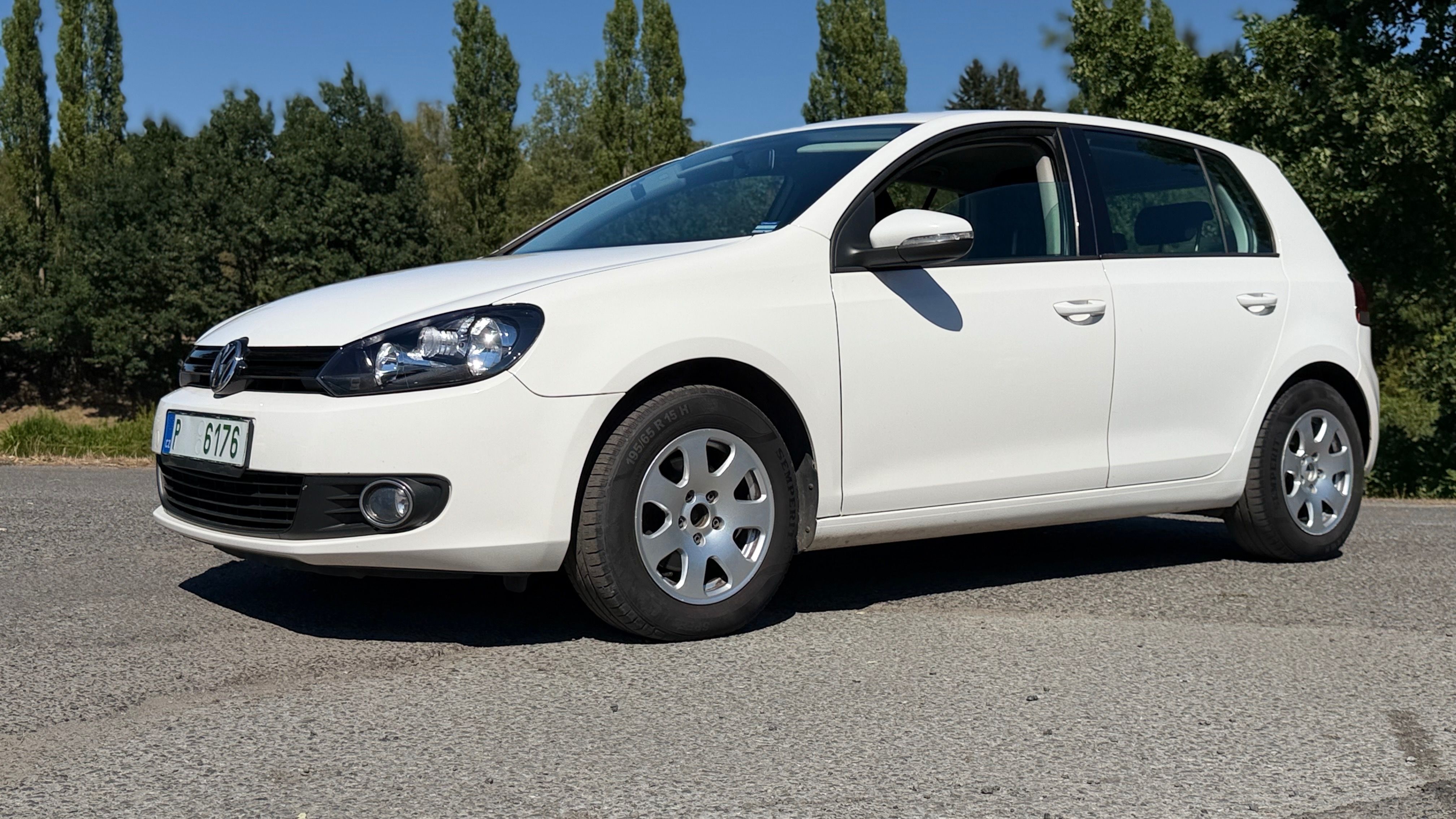 Volkswagen Golf, 1.6i 75KW Klima servis kniha - fotka 2