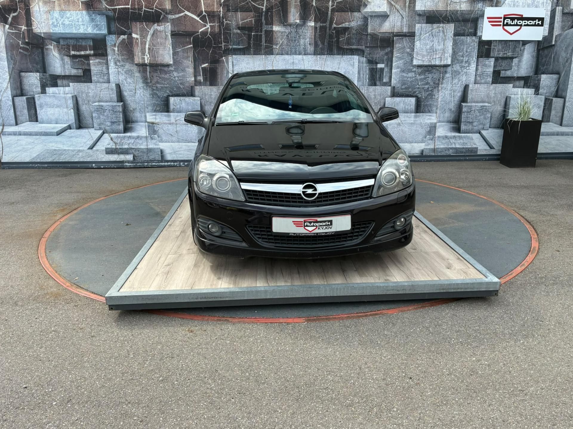 Opel Astra, 1.9 CDTi, 110KW, GTC - fotka 2