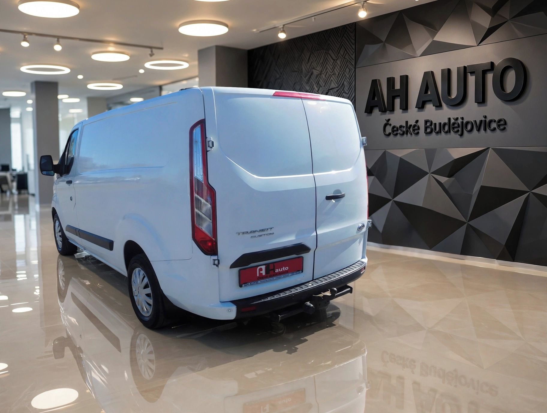 Ford Transit Custom, 2.0 TDCi, L1H1, 79.2 kW, Klima - fotka 4
