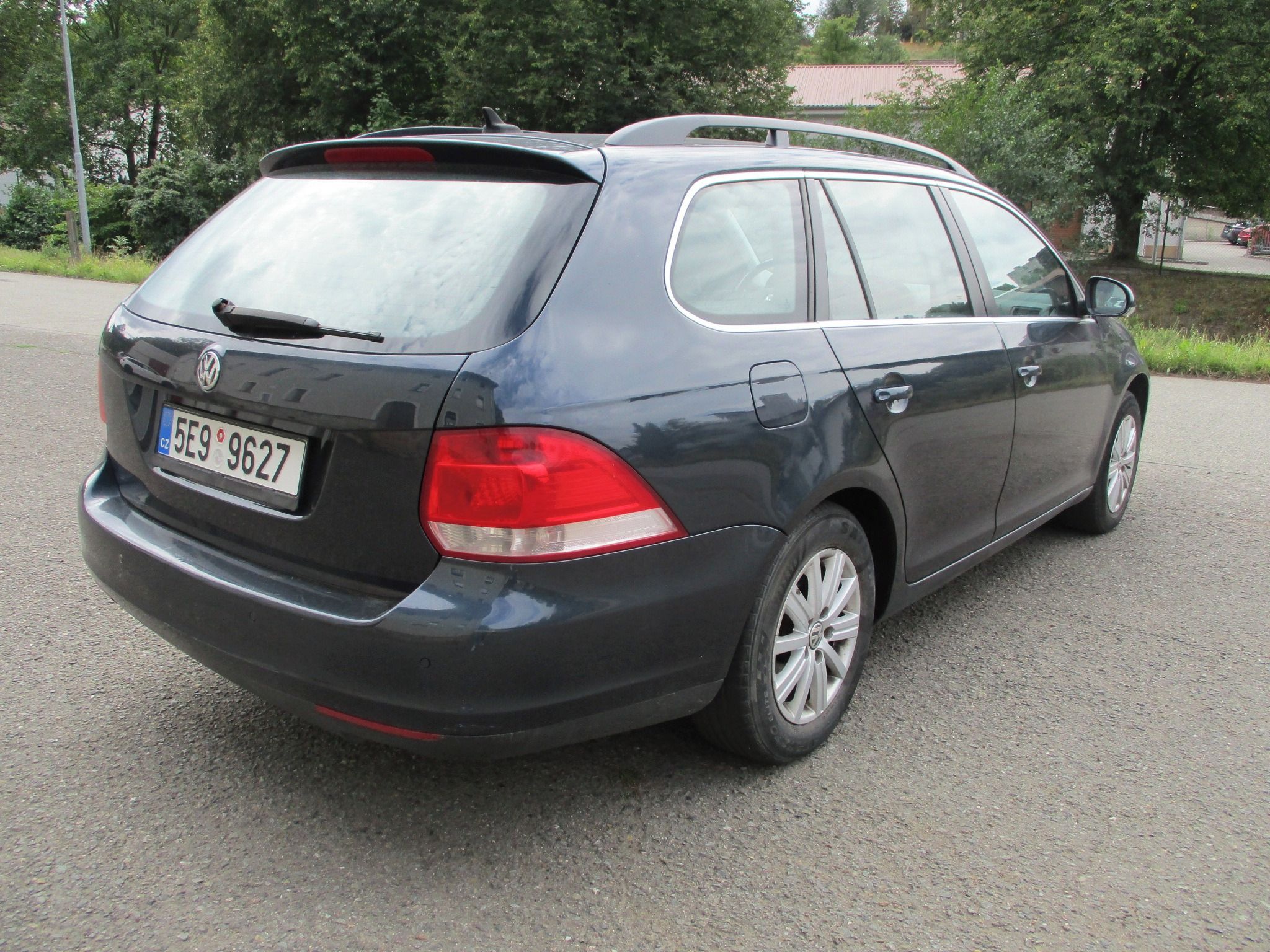 Volkswagen Golf, V 1.6 MPi + zimáky - fotka 5