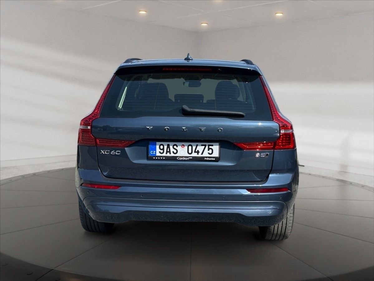 Volvo XC60, 2,0 B5 ben.Core AWD AT - fotka 5