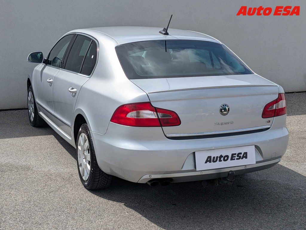 Škoda Superb, 2.0TDi,ČR,AT,navi - fotka 6