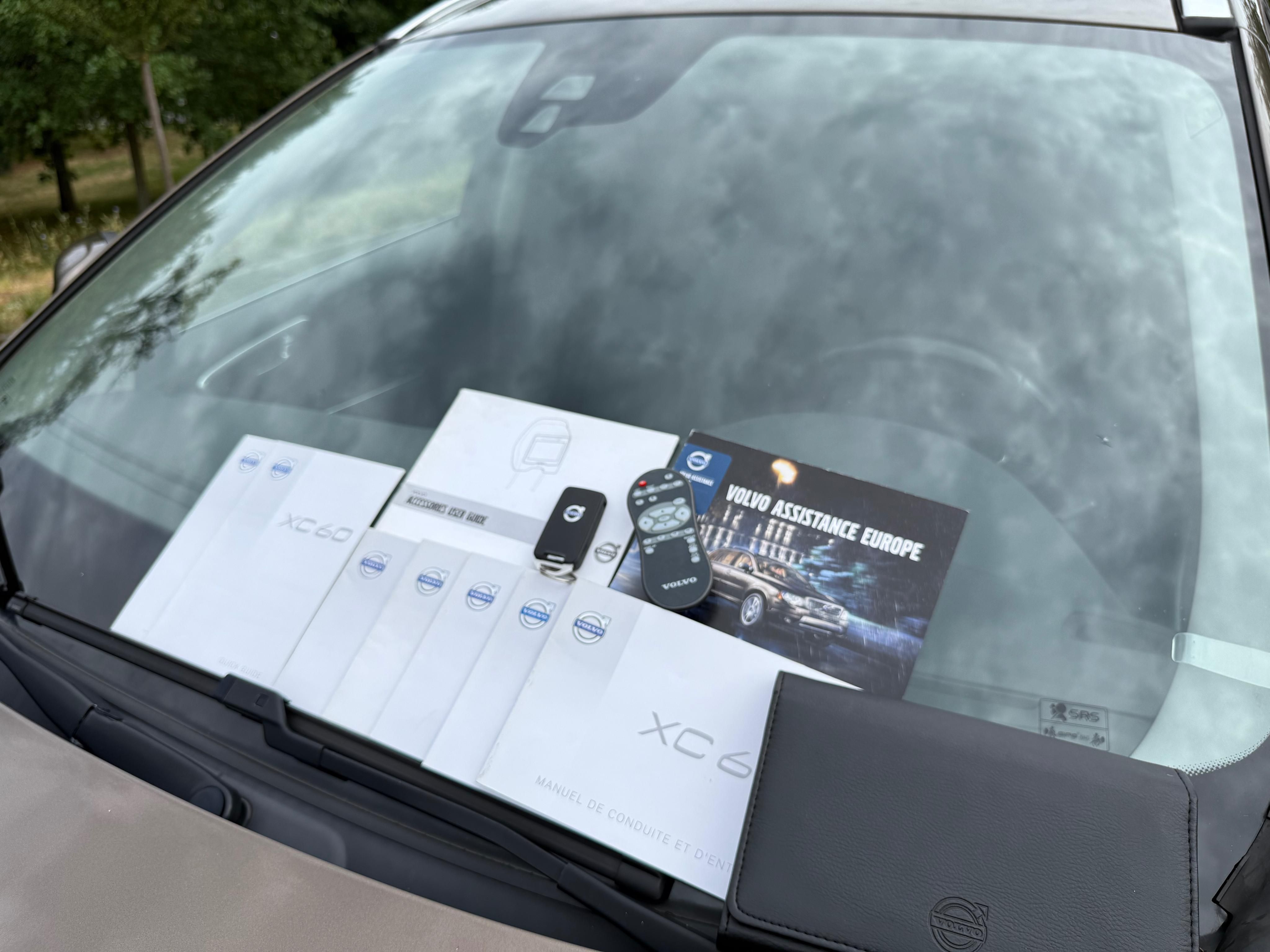 Volvo XC60, 2.4 d5 AWD 5v169kw VÝB.sumum - fotka 6