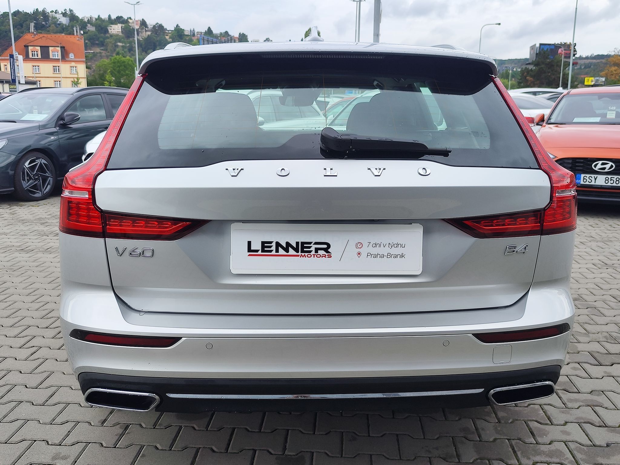 Volvo V60, B4 2.0/145kW Inscription AT - fotka 6