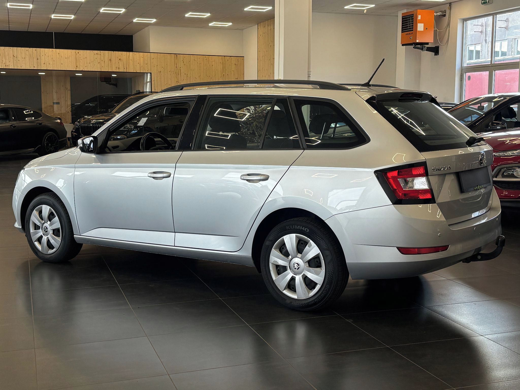 Škoda Fabia, 1.0 MPI 70kW, LED, Senzory - fotka 4
