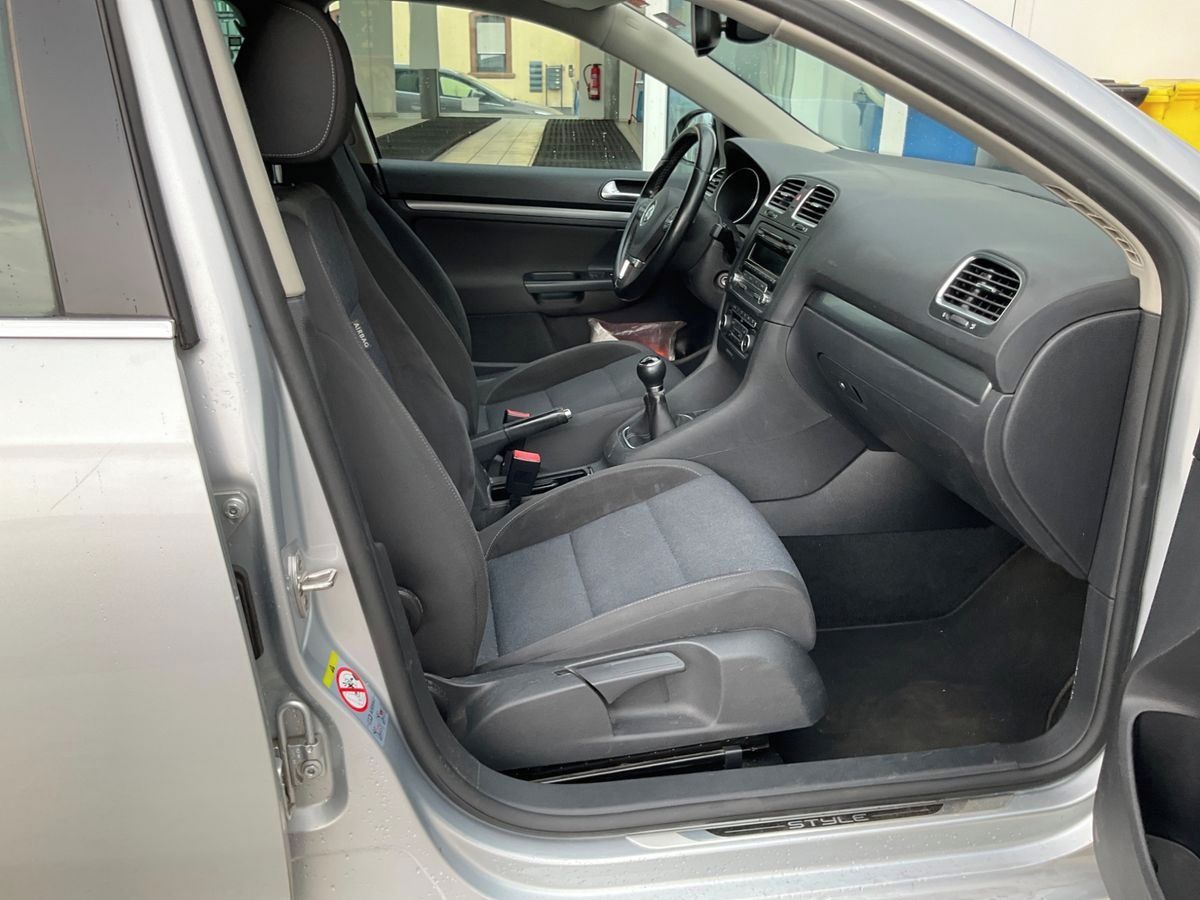 Volkswagen Golf, 1.2Tsi 77KW STYLE SUPER VÝBAVA - fotka 5