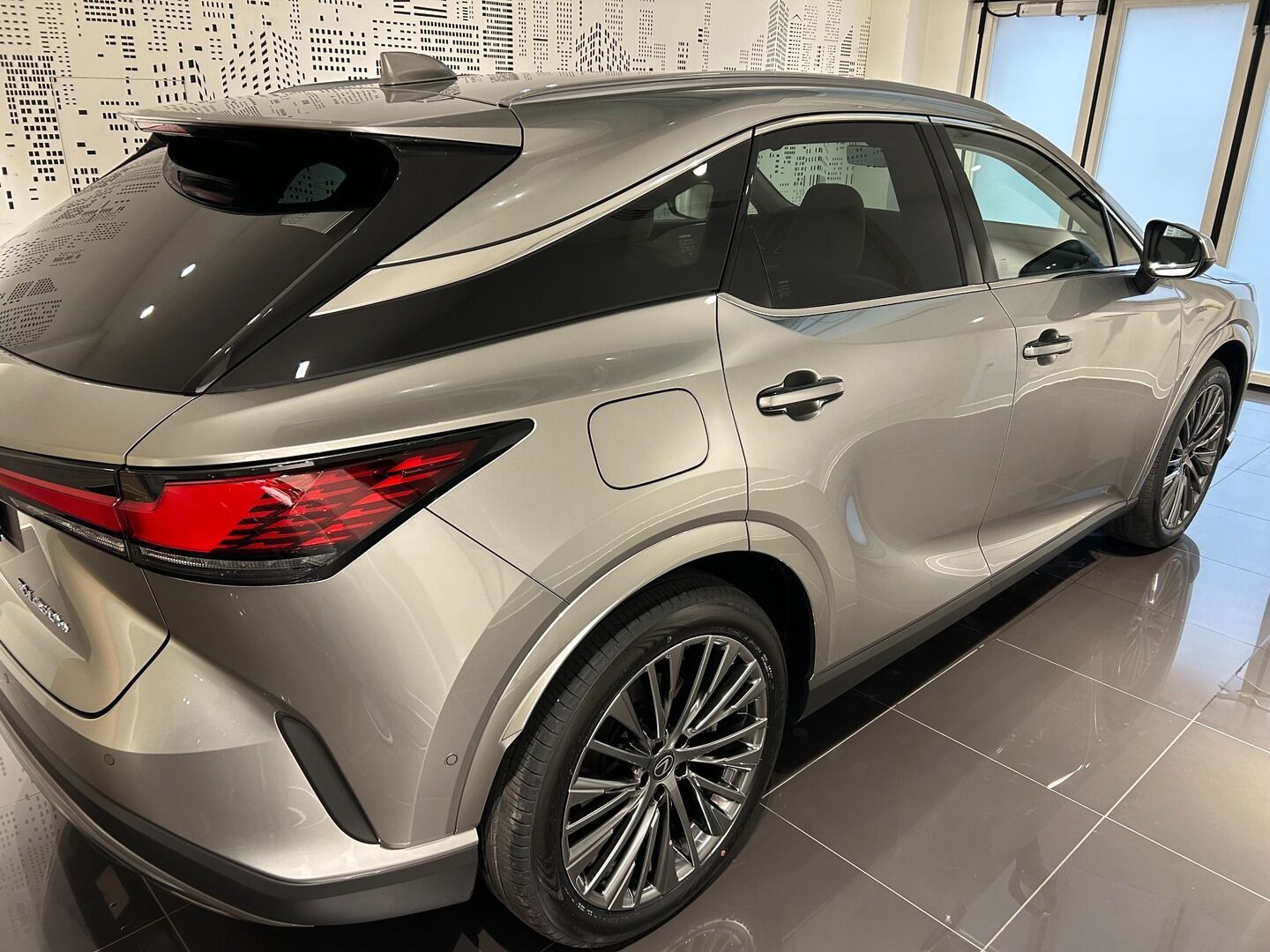 Lexus RX, 450h+ 2.5 PHEV LUXURY - fotka 5